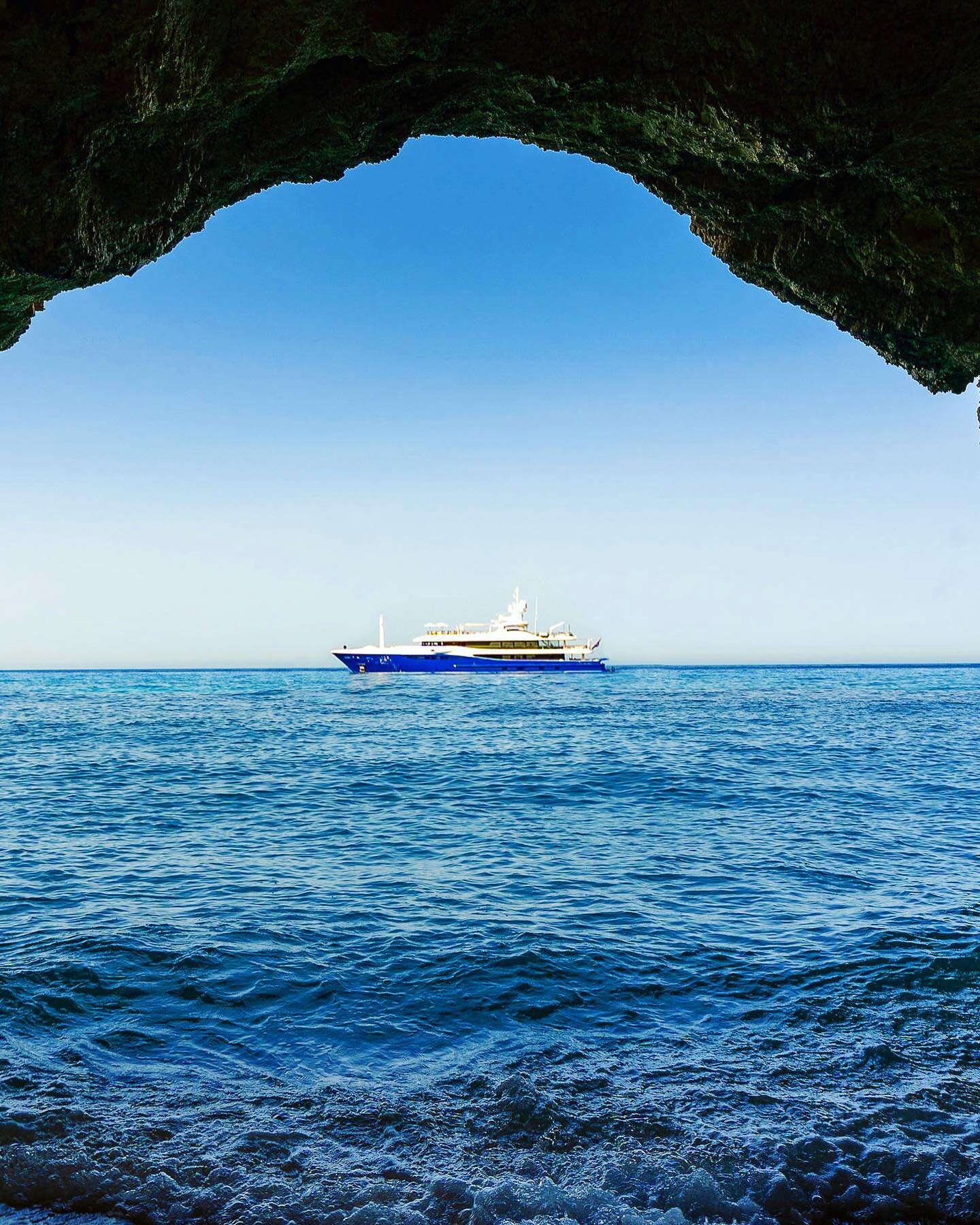 Ah, Monday. We meet again. 🌊 

📍Greece 🇬🇷 

#superyacht #yacht #superyachtlifestyle #superyachtworld #superyachts #yachtieworld #yachtie #yachtcrew #lefkada #lefkadaisland #greece #nomad #nomadlife #cave #caveexploring