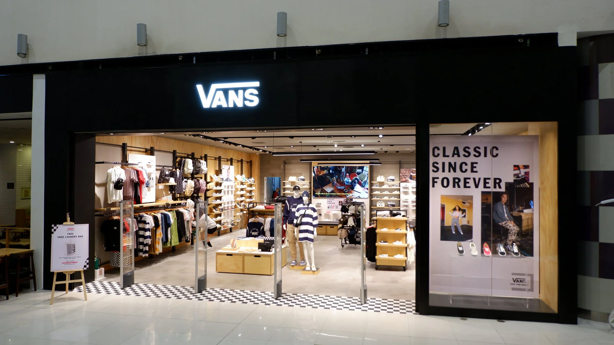 Outlet Store Vans Retail Stores Near Me Vans Outlet Vans Main