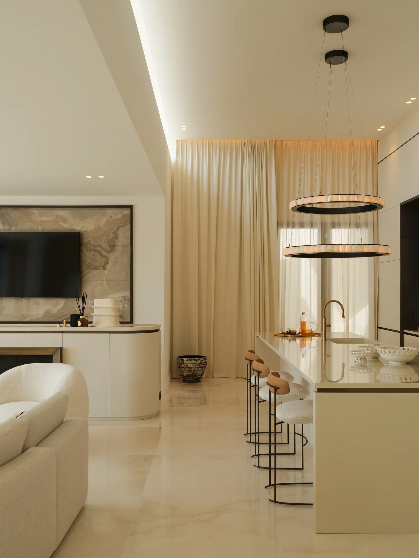 Projet Anna &mdash; Villefranche
&mdash;&mdash;&mdash;&mdash;&mdash;&mdash;&mdash;&mdash;&mdash;&mdash;&mdash;&mdash;&mdash;&mdash;&mdash;

La chemin&eacute;e n&rsquo;est pas un d&eacute;cor.
C&rsquo;est un point d&rsquo;ancrage.

Designed by @maison