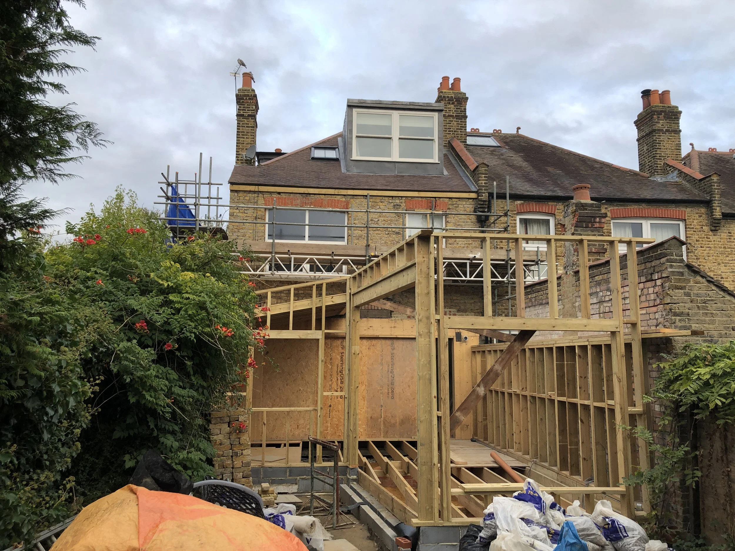 barc_DovercourtRoad_CON_EXT_Timber Frame.JPG