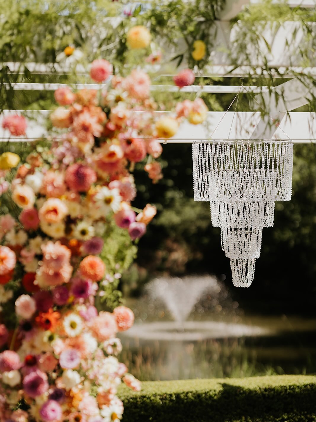 Bright &bull; Cheery &bull; and oh so in L♡VE!
#MarriedAtTheGardens
Photography: @breannapluskevin
Catering: @ravishingradishcatering
Florals: @newleaffloraldesign
Hair &amp; Makeup: @michellewight.hmu
Rentals: @cortpartyrental, @nobleeventrentals, @