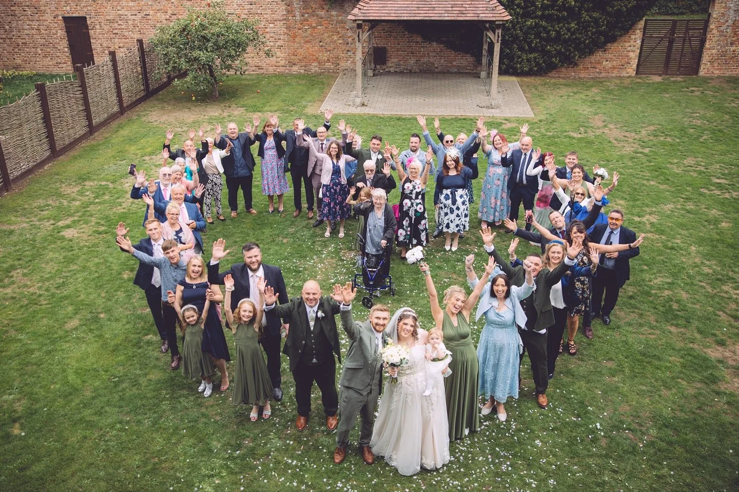 πΈ Charlotte & Joe – Hatherley Manor, 26th September
Some weddings just have that magic about them — and this one did from the moment I arrived.
Charlotte & Joe first found me online, and after chatting about their plans I knew