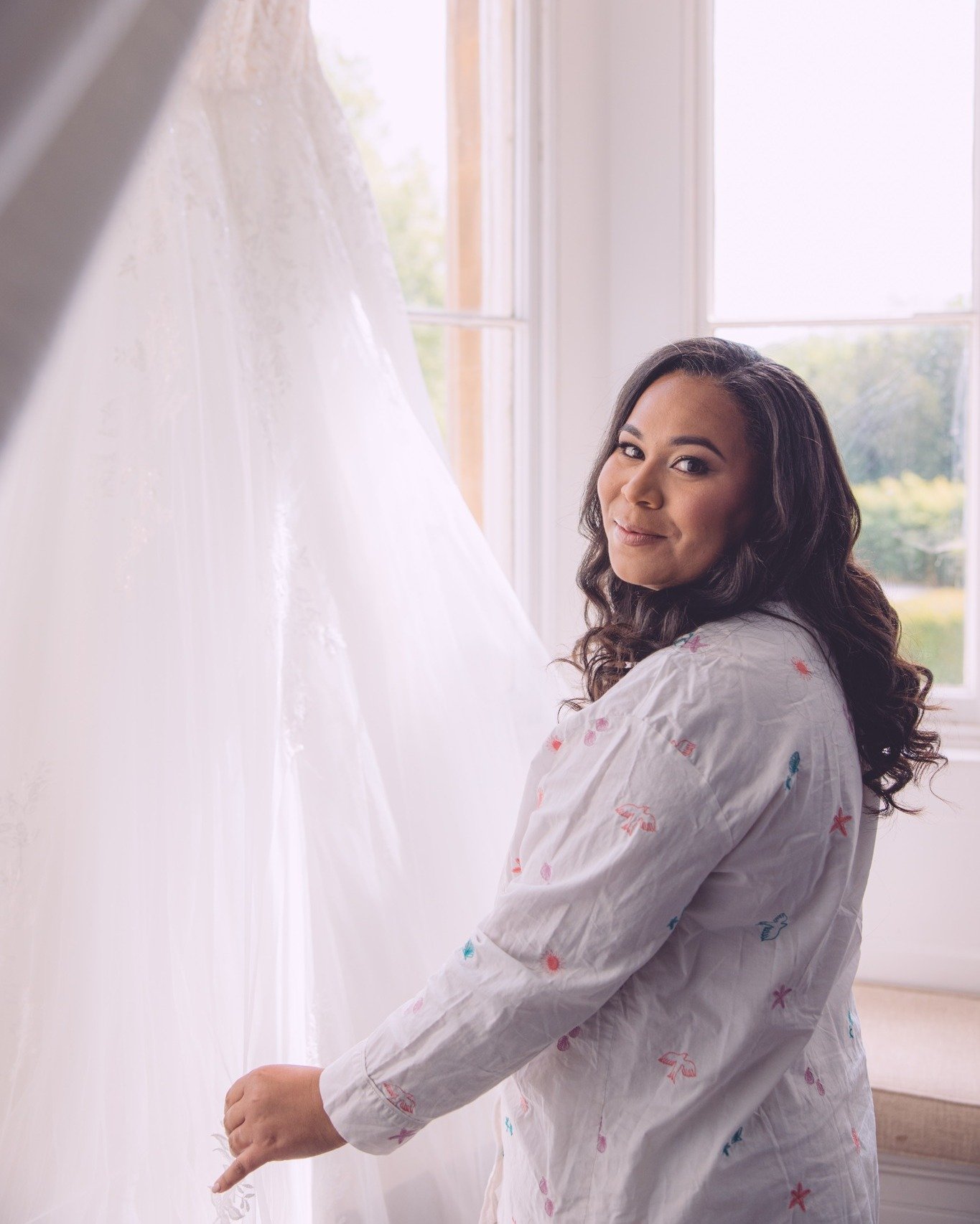 Weddings move fast.
You don&rsquo;t get a second go at the hug, the look, the laugh, the chaos.

I shoot candid because those moments are the whole point.
Calm presence, quick reactions and years of knowing what&rsquo;s about to happen before it happ