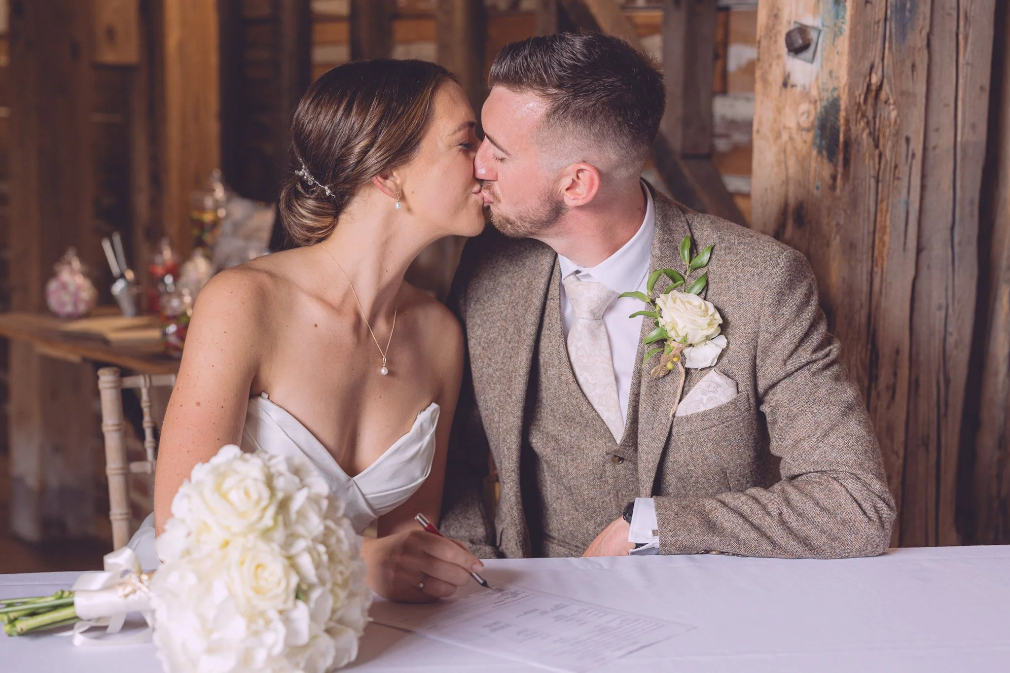 reading barn wedding photographer