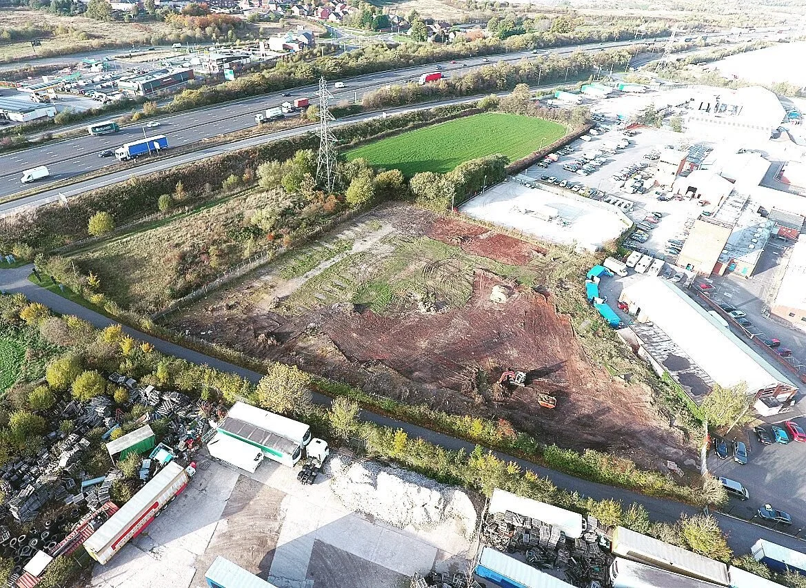 Cracking on with the Refurbishment of yard space down at Markham Vale j29a M1
#impalaestates #commercialrealestate #commercialconstruction #commercial #property #markhamvale #chesterfield #motorway #prime #primeyard #yorkshire #development #refurbis
