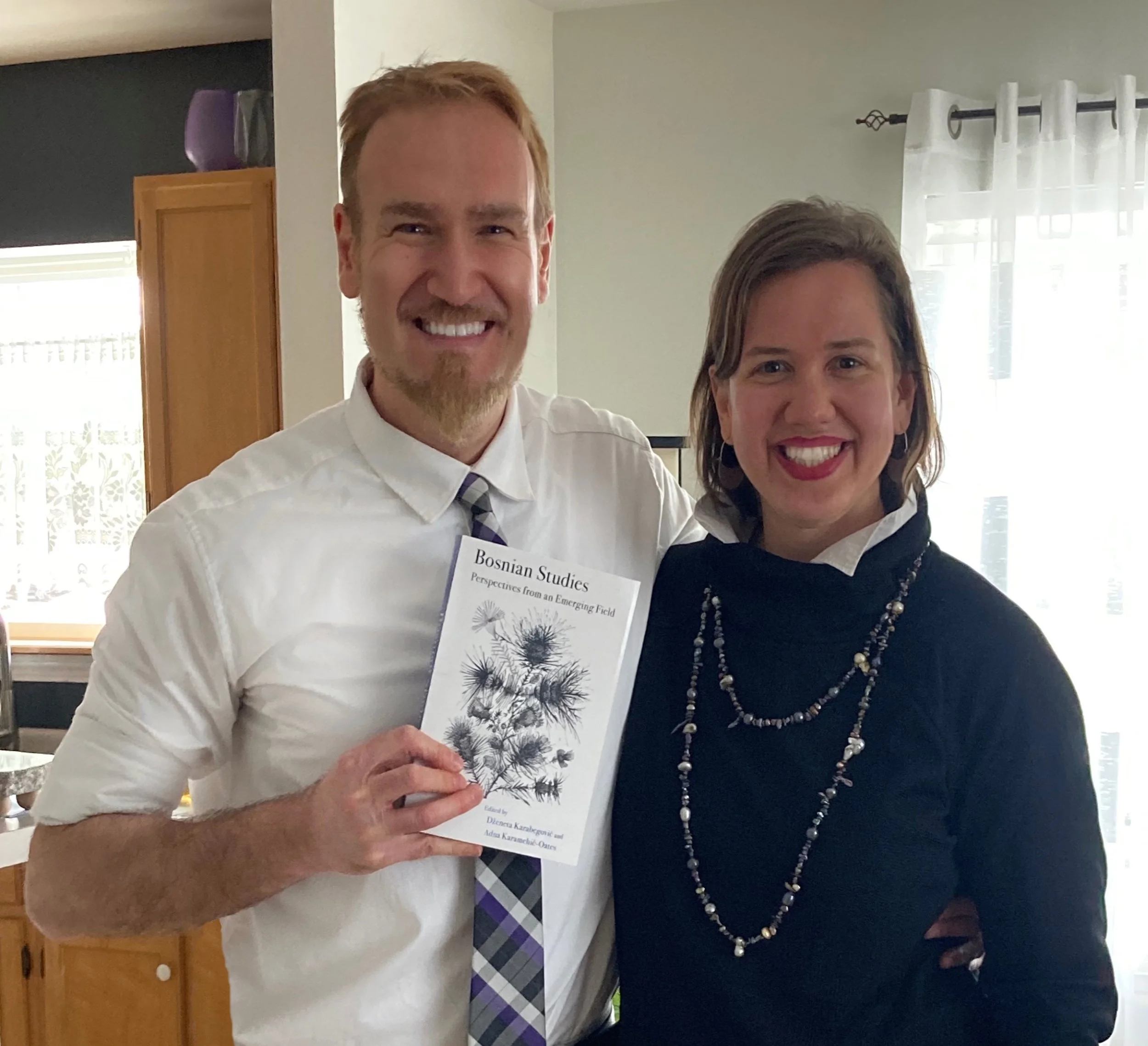 Mit dem wunderbaren Dr. Dženeta Karabegović (Universität Salzburg) und ihrem neuen Buch "Bosnian Studies" (Buchcover von meinem alten Schulfreund Tarik Berber)