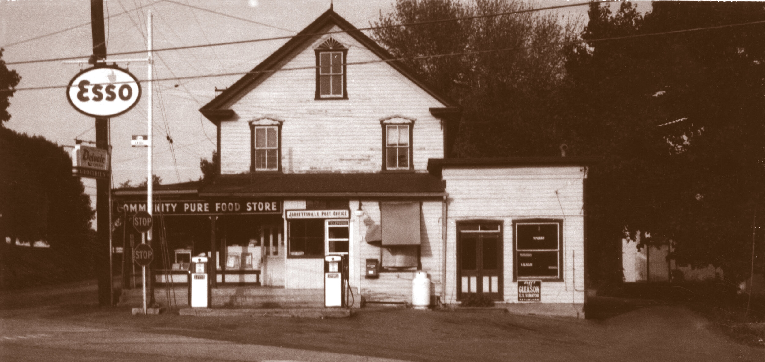 11SE-Genl Store 1962 cropped.jpg