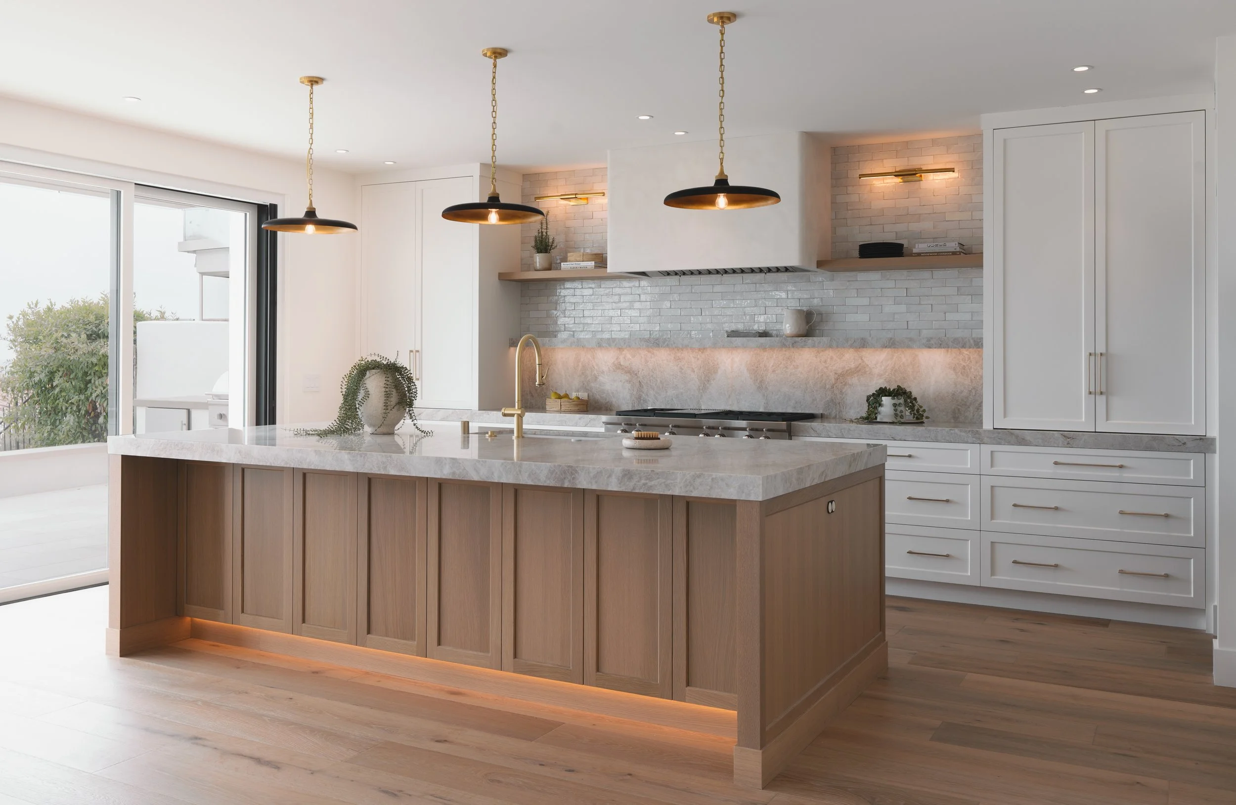 Jonathons Coastal Living interior design custom kitchen remodel in a simplistic traditional style in Dana Point, Orange County, CA