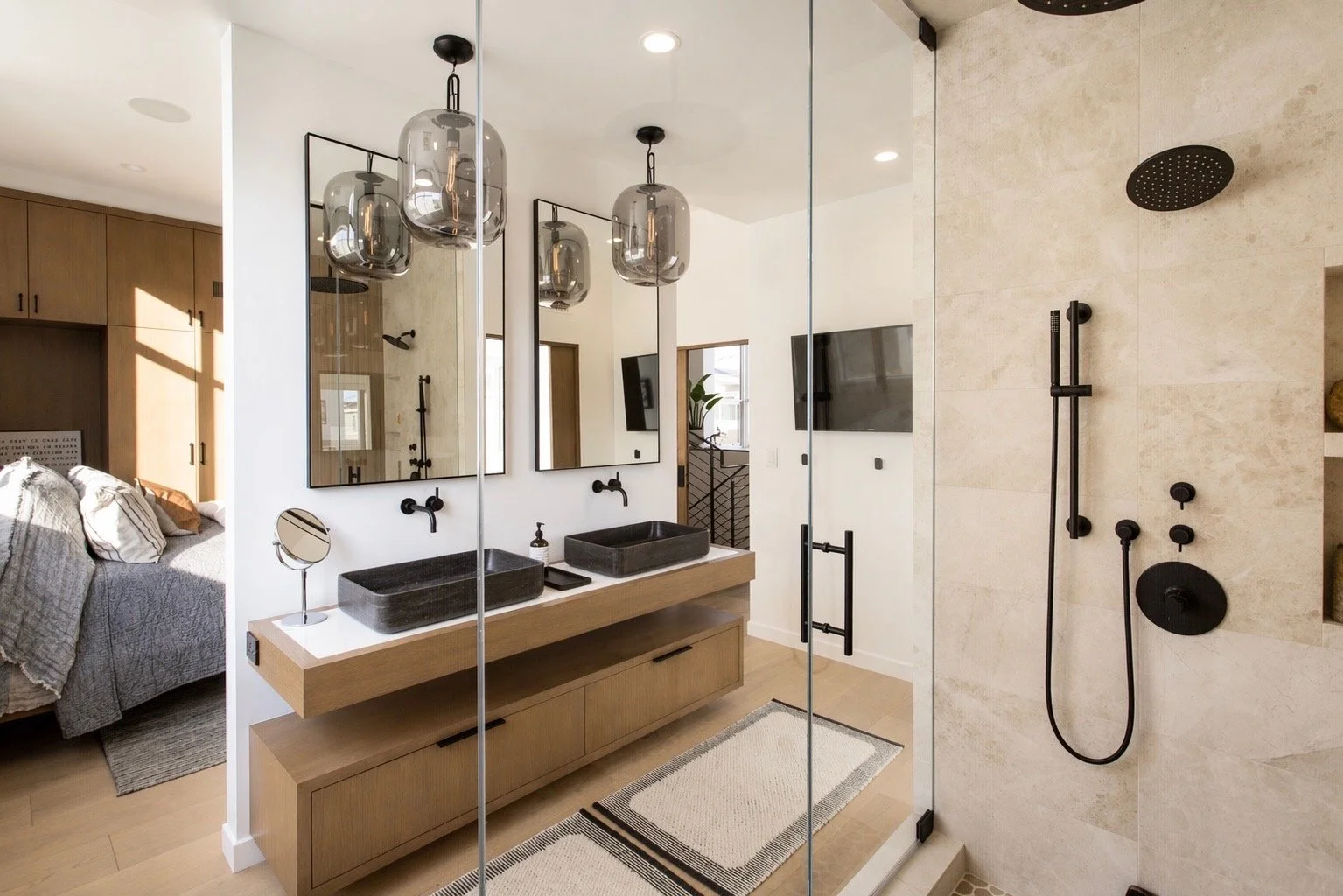 Minimal modern interior design primary/master bath with 2 pendant lighting in Corona Del Mar, Orange County, CA