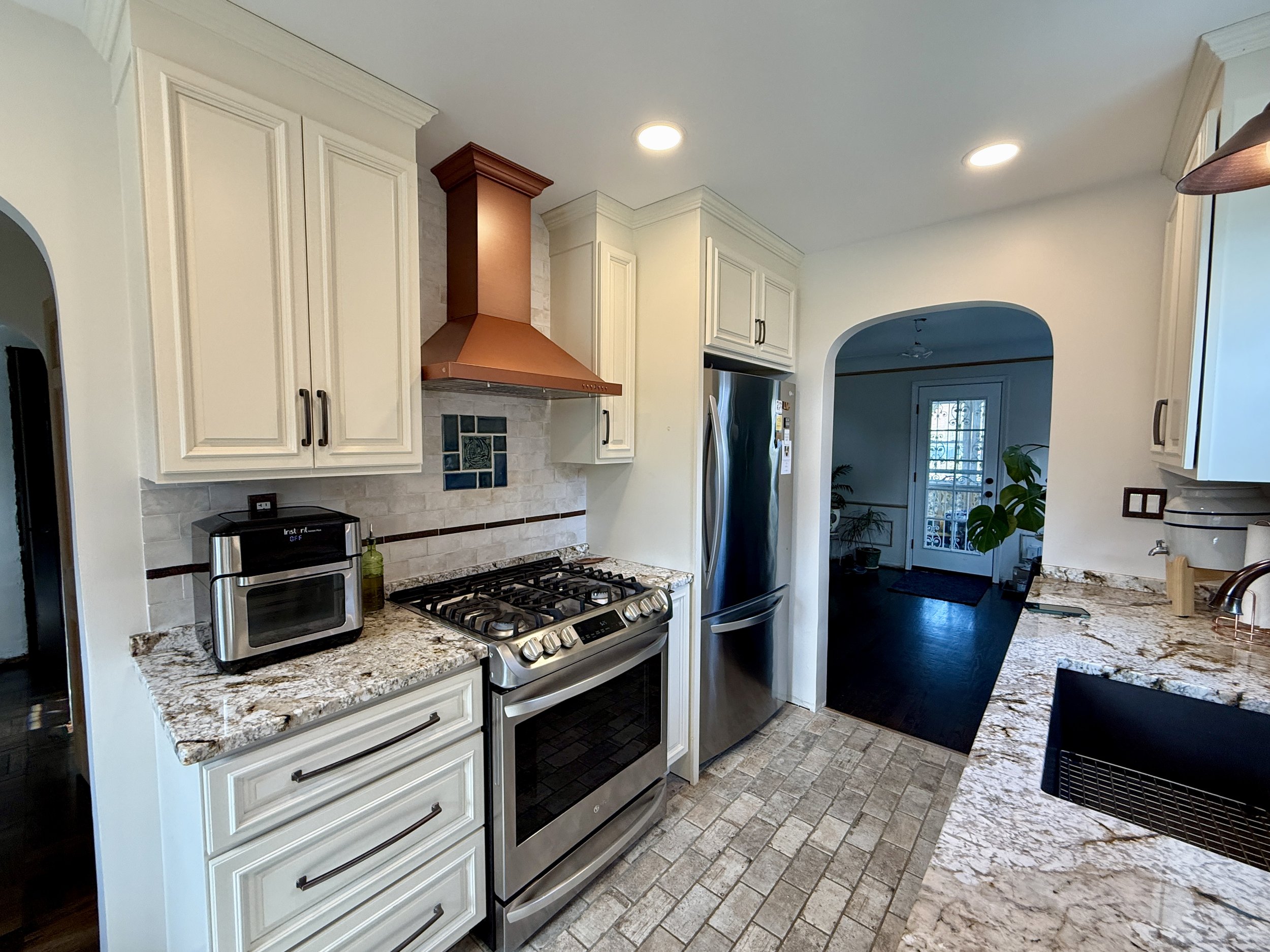 Finished Kitchen 3