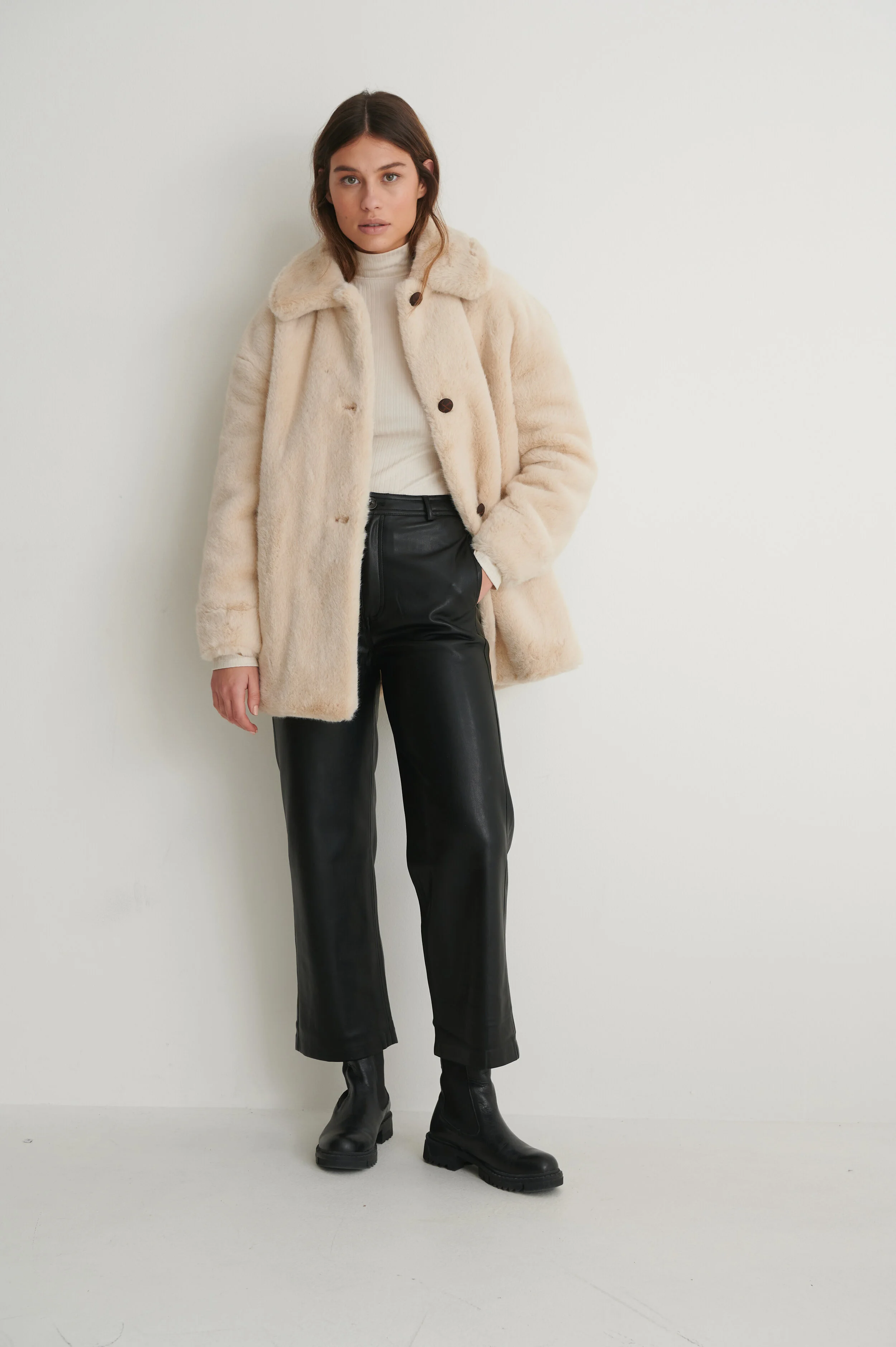 MAngo_Woodi_Coat_1587-001769-0140116699.JPG