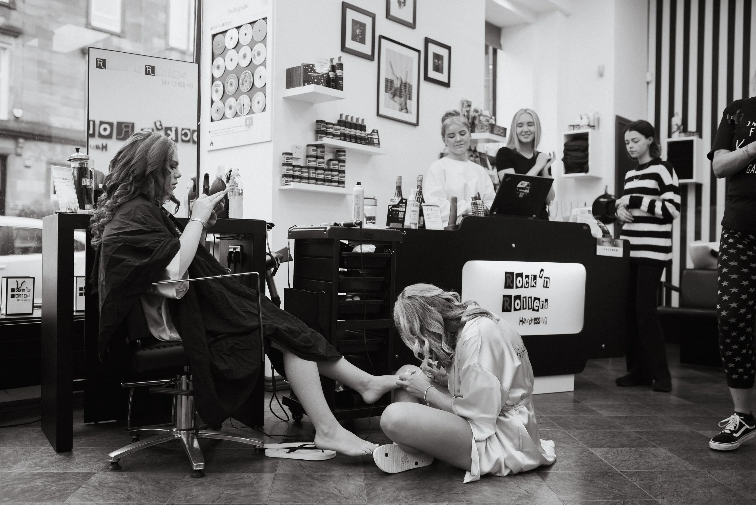 Relaxed wedding morning as the bride gets ready with family and friends