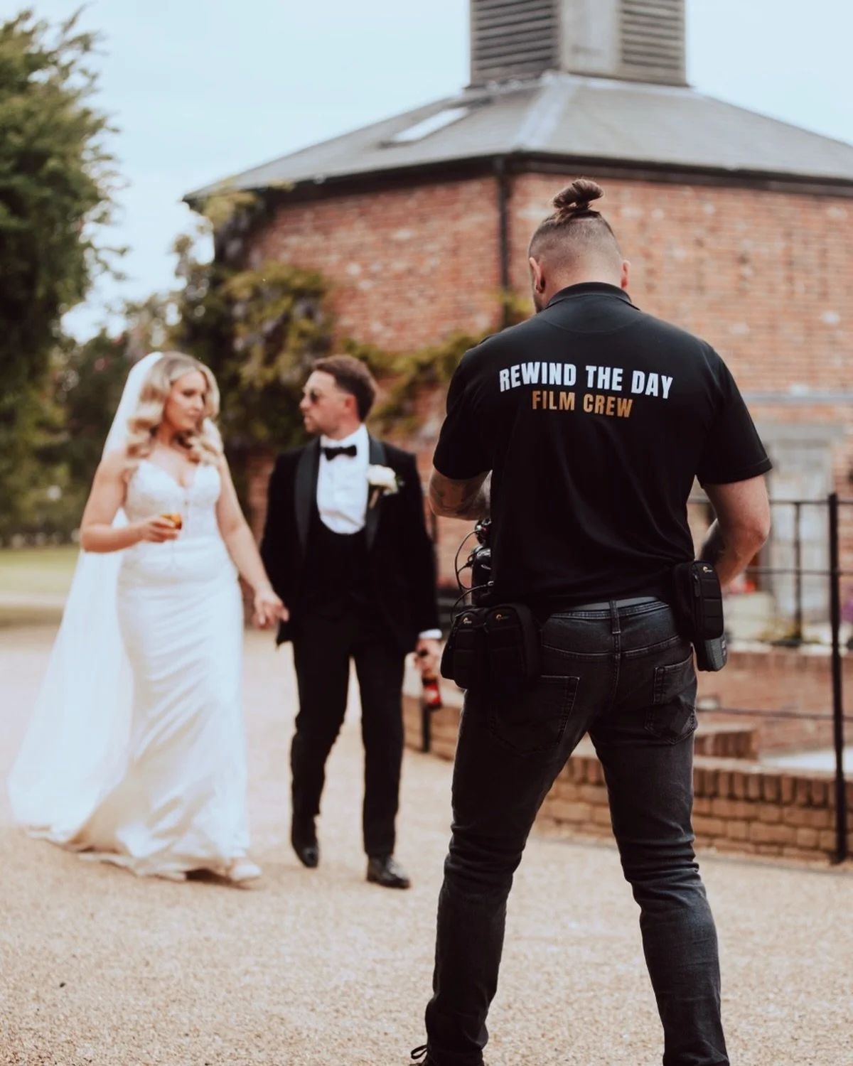 Throw back to those summer post wedding breakfast couple shoots. The sun is dropping and the light is 🤩

Our bookings are stretching us over 19 different venues this season and jeezzzz we are SO ready 🎥🔥