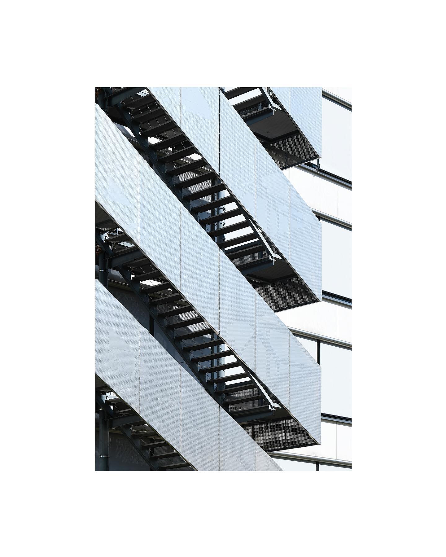 Archi Series 🏢- Kreis 5, Z&uuml;rich, Switzerland.

#zurich #switzerland #photography #minimal #minimalist #minimal_perfection #minimalism #minimalove #architecture #architecturelovers #archilovers #architecturephotography #fineart #fineartphotograp