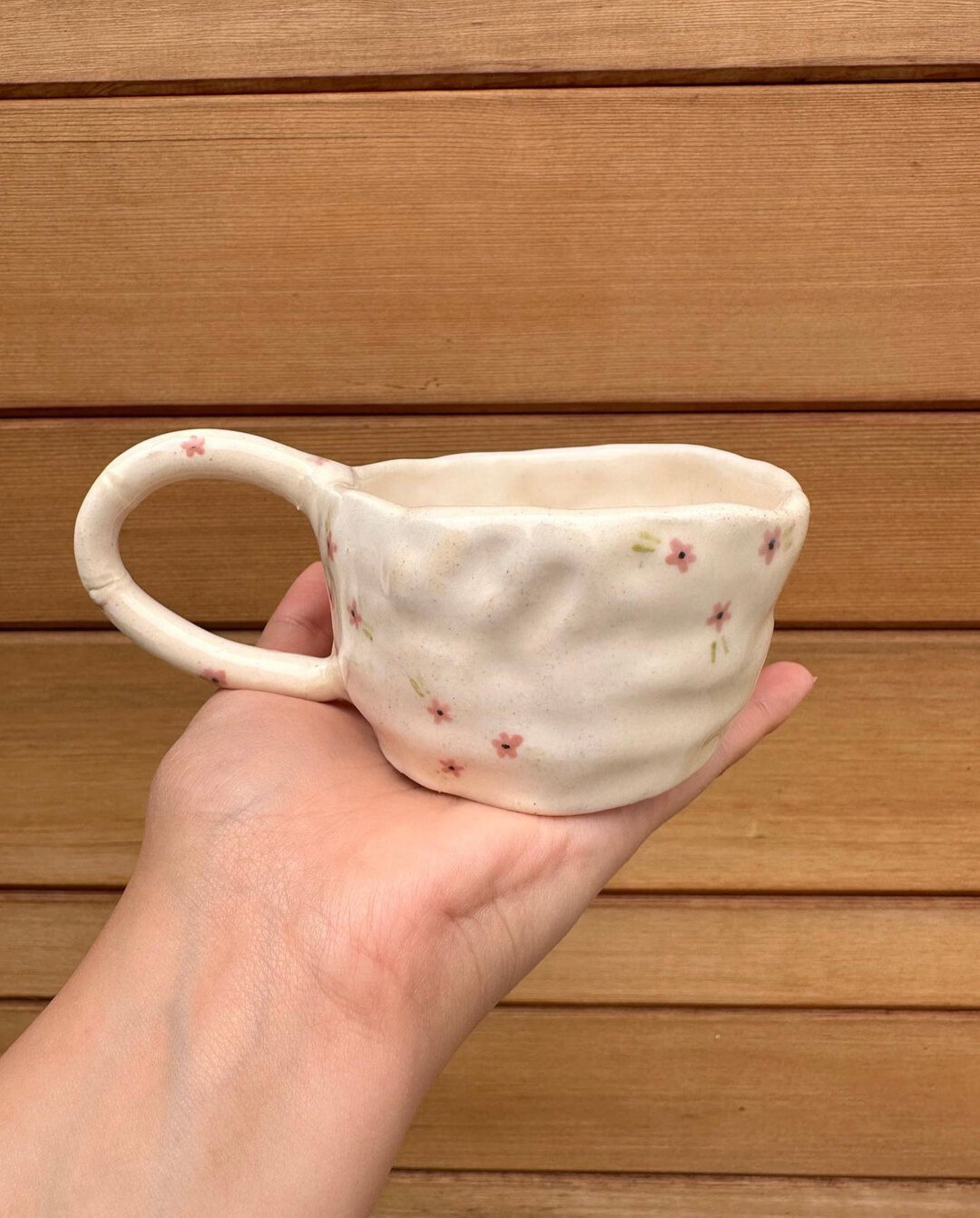 New Vendor Alert 🚨 Let's give a warm welcome to @sundaymornings.ceramic to our MMM community.  A small batch ceramics handmade and free hand painted based in Santa Barbara.  Find Carolina's unique ceramic collection at our upcoming market on June 4t