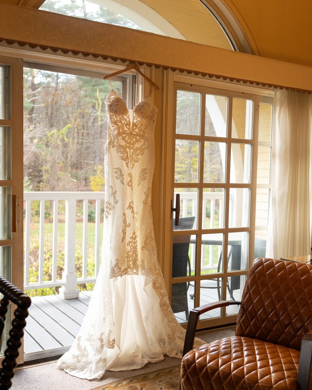 The Photographer's Perspective: Why an Unplugged Ceremony is Essential for Your Wedding Day