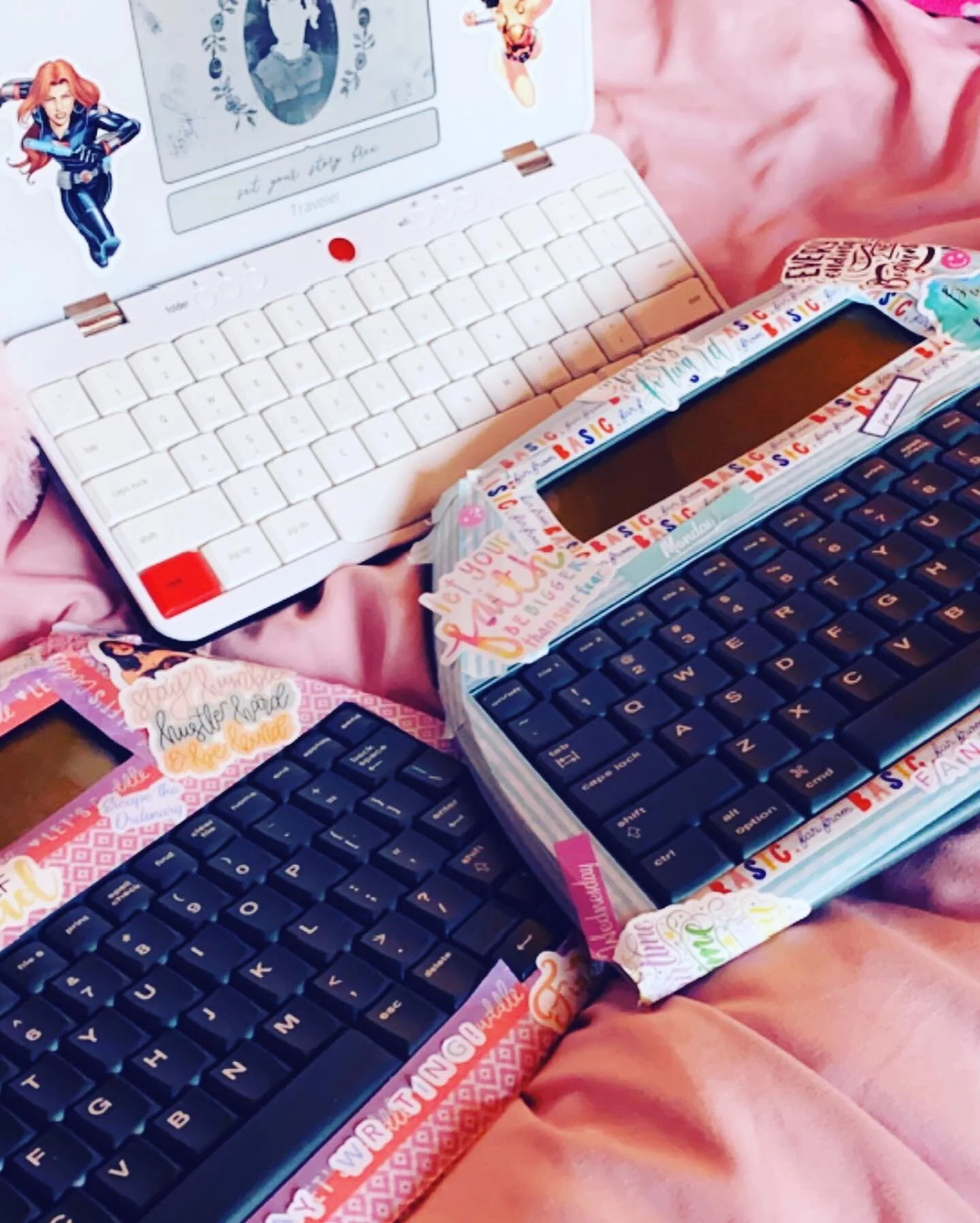 #WriterWorkFlowWeek I&rsquo;m tired and I have a headache. So&mdash; one of these things is not like the other. One of these things just doesn&rsquo;t belong. 

Can you guess which? And what are these strange tools? Take a guess. But #iykyk 

#writer