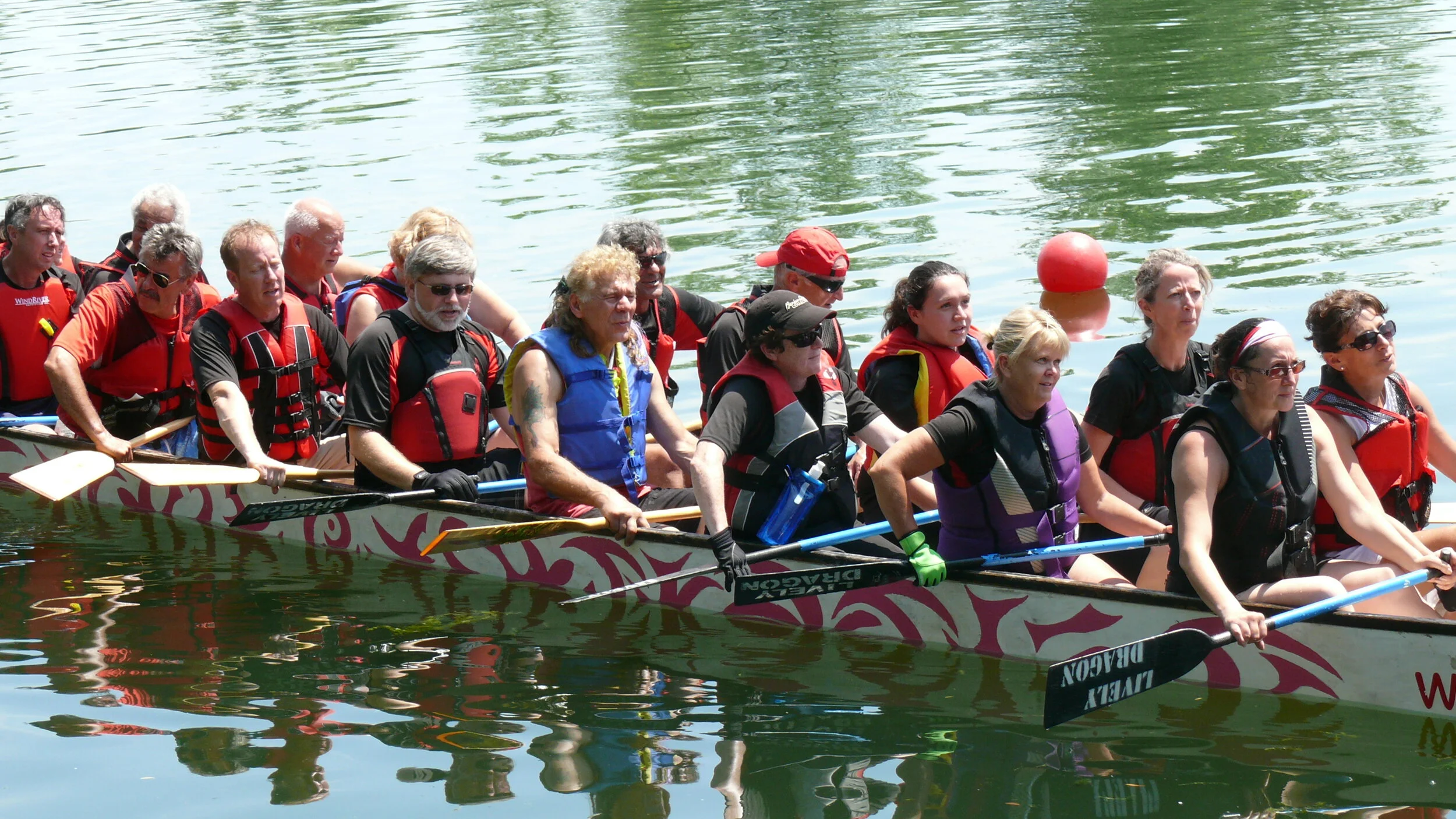 group dragonboat.JPG