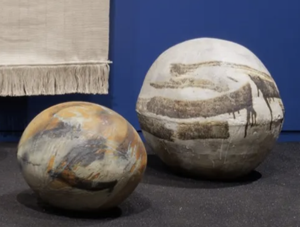 Toshiko Takaezu: Worlds Within