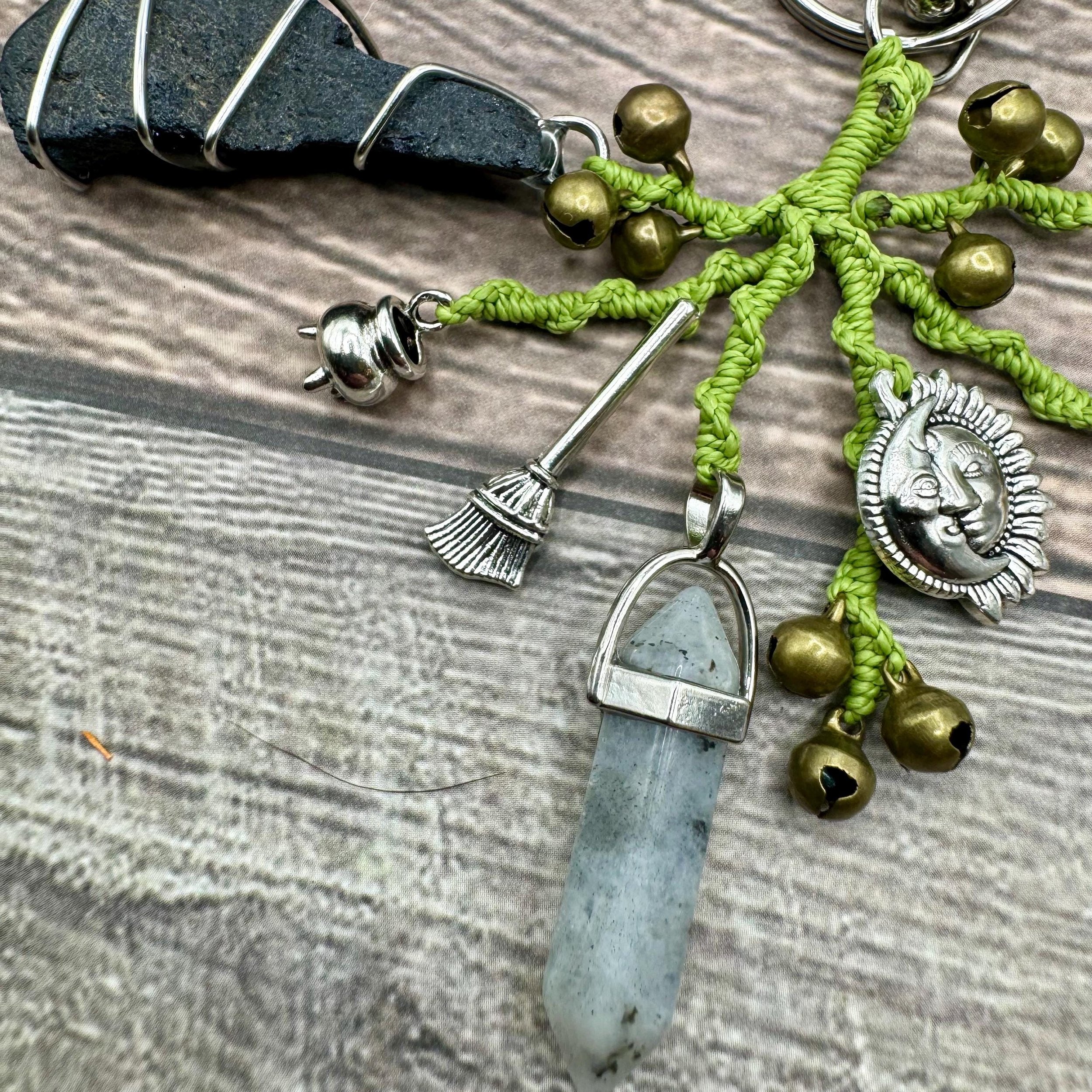 https://i.etsystatic.com/22708917/r/il/5933a2/6444205858/il_fullxfull.6444205858_avil.jpg