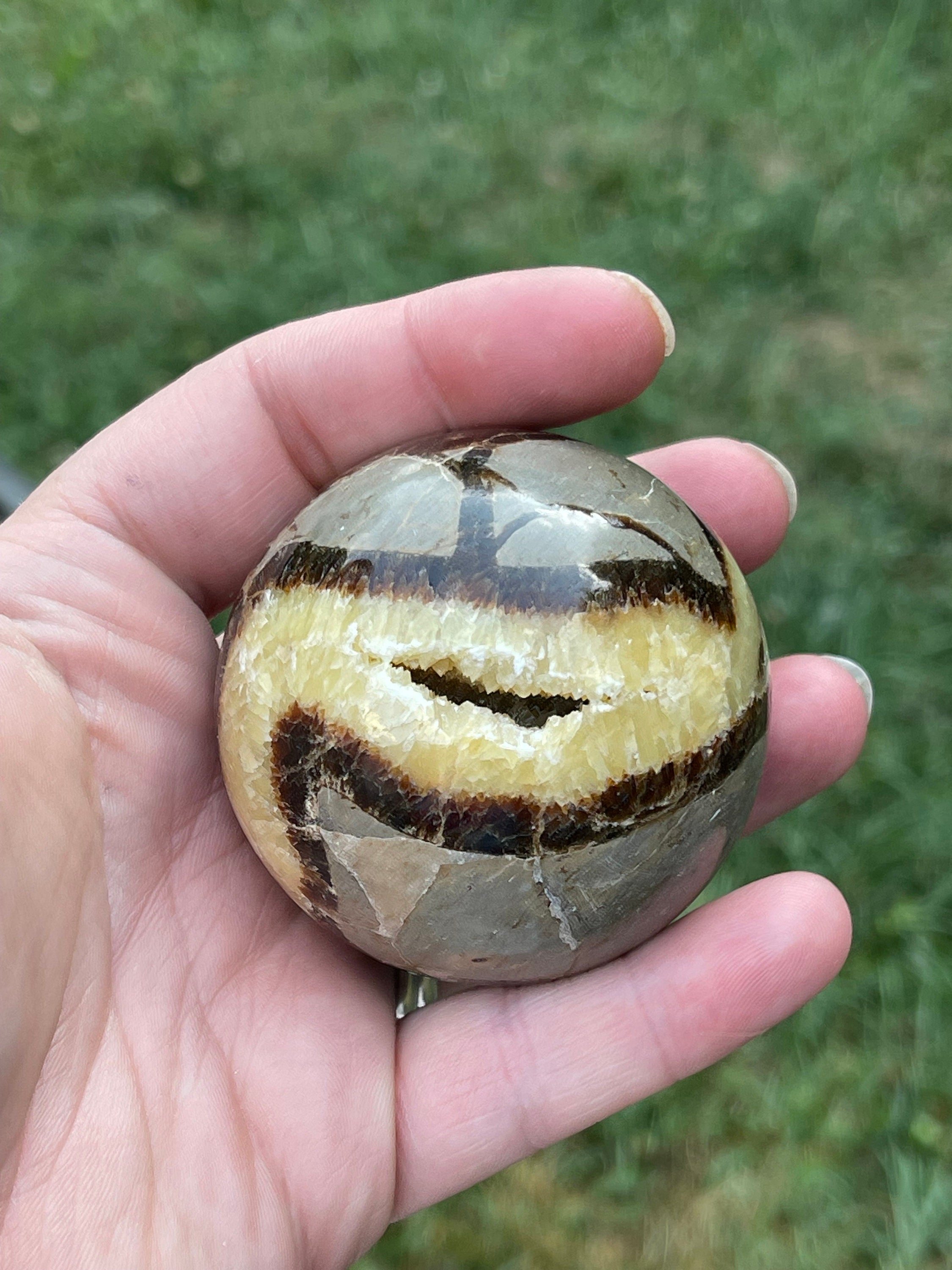 https://i.etsystatic.com/22708917/r/il/4855ff/6132664582/il_fullxfull.6132664582_9dcm.jpg