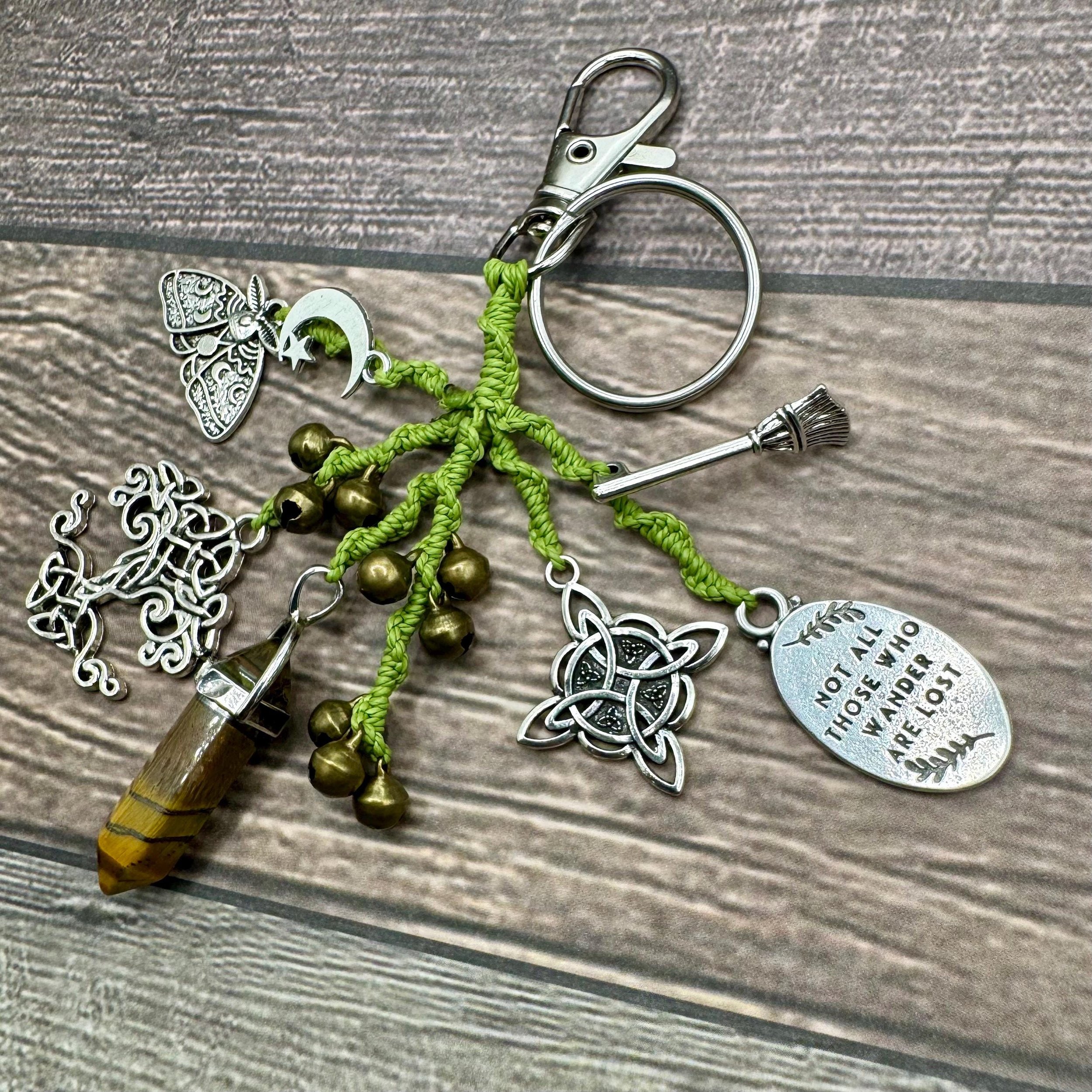 https://i.etsystatic.com/22708917/r/il/1653dc/6428243962/il_fullxfull.6428243962_qr1u.jpg