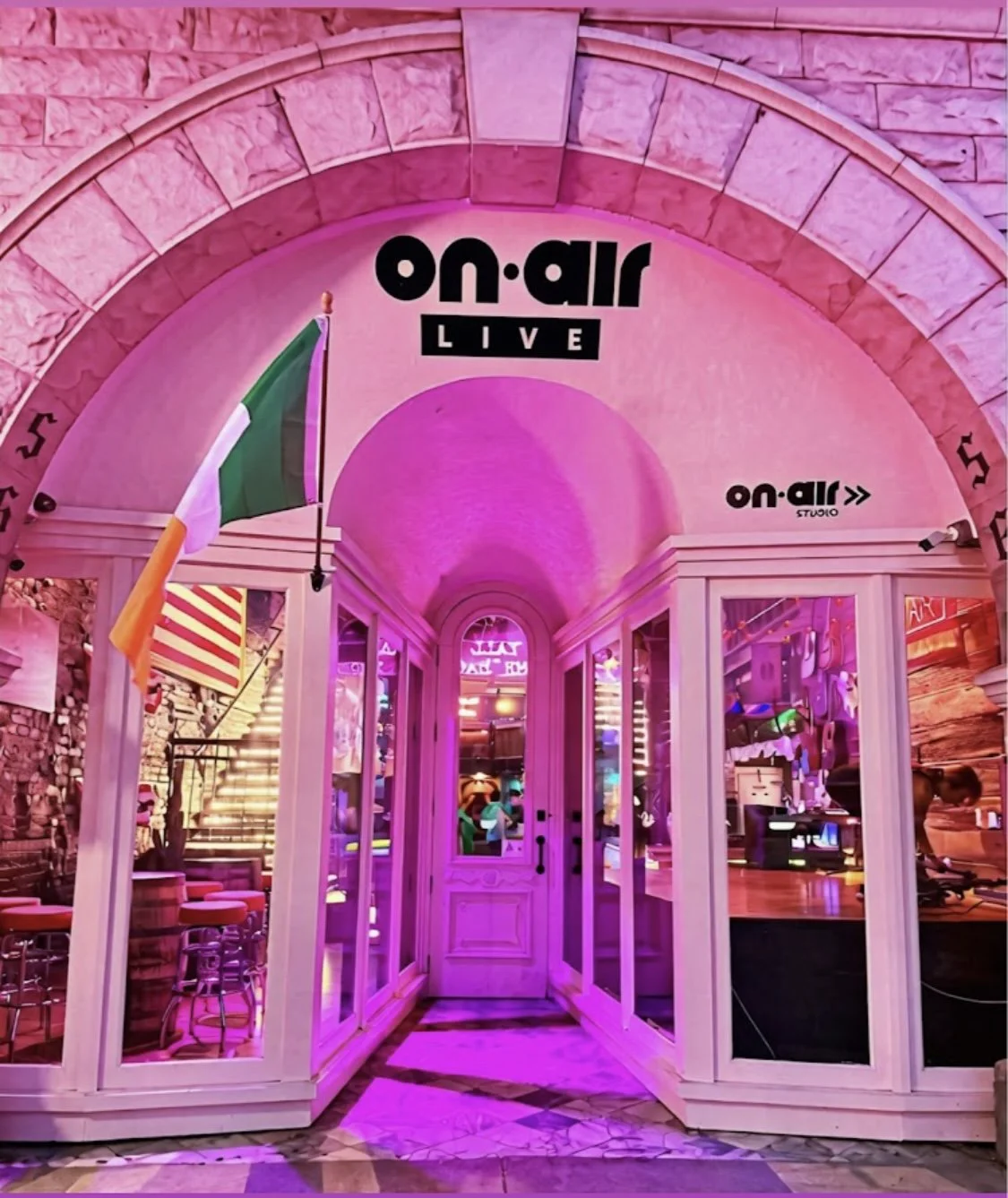 ON AIR LIVE