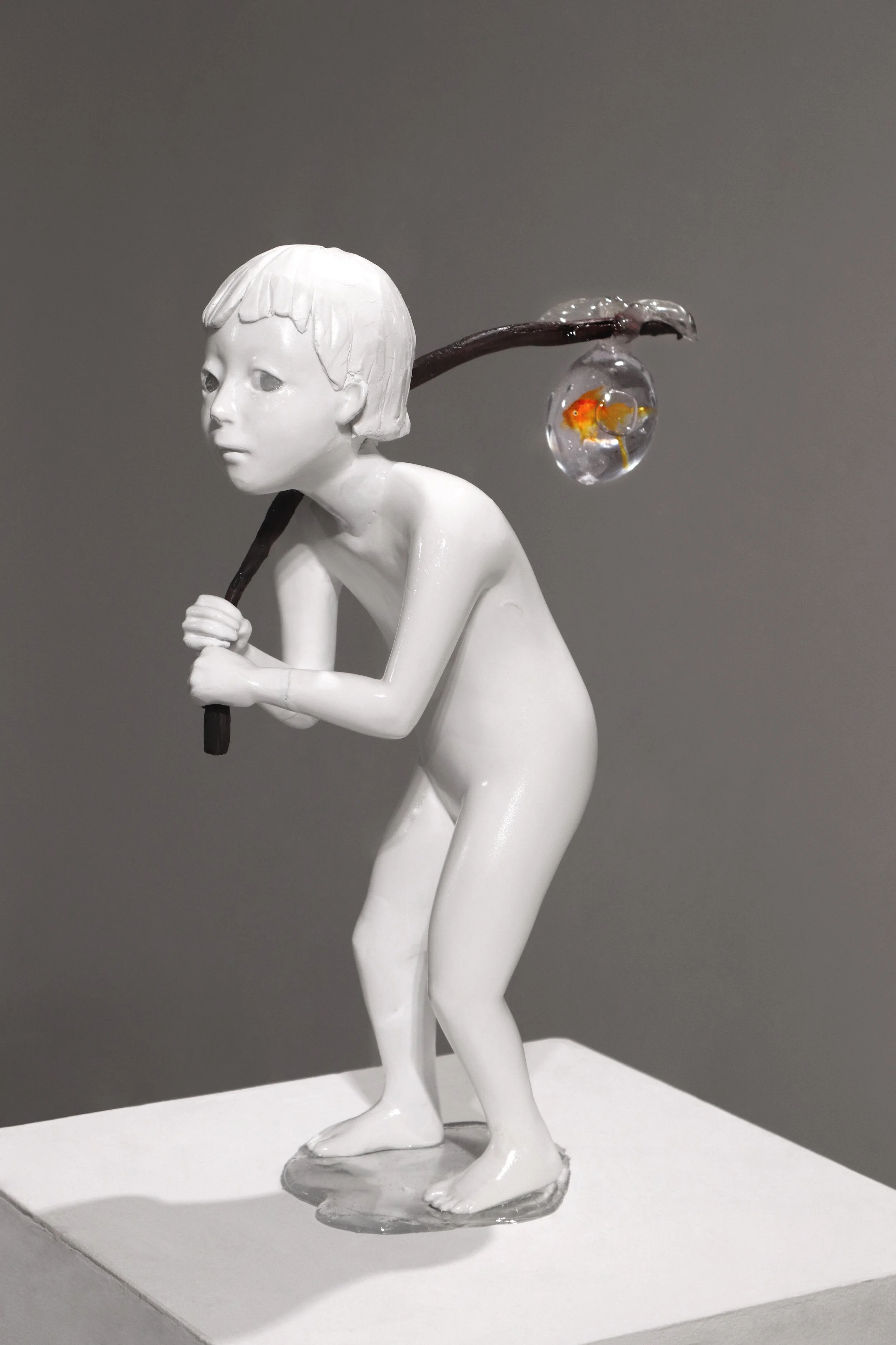 “Running Away from Home Again”
(2025)
Epoxy clay, resin, lacquer
35 x 11 x 16 cm