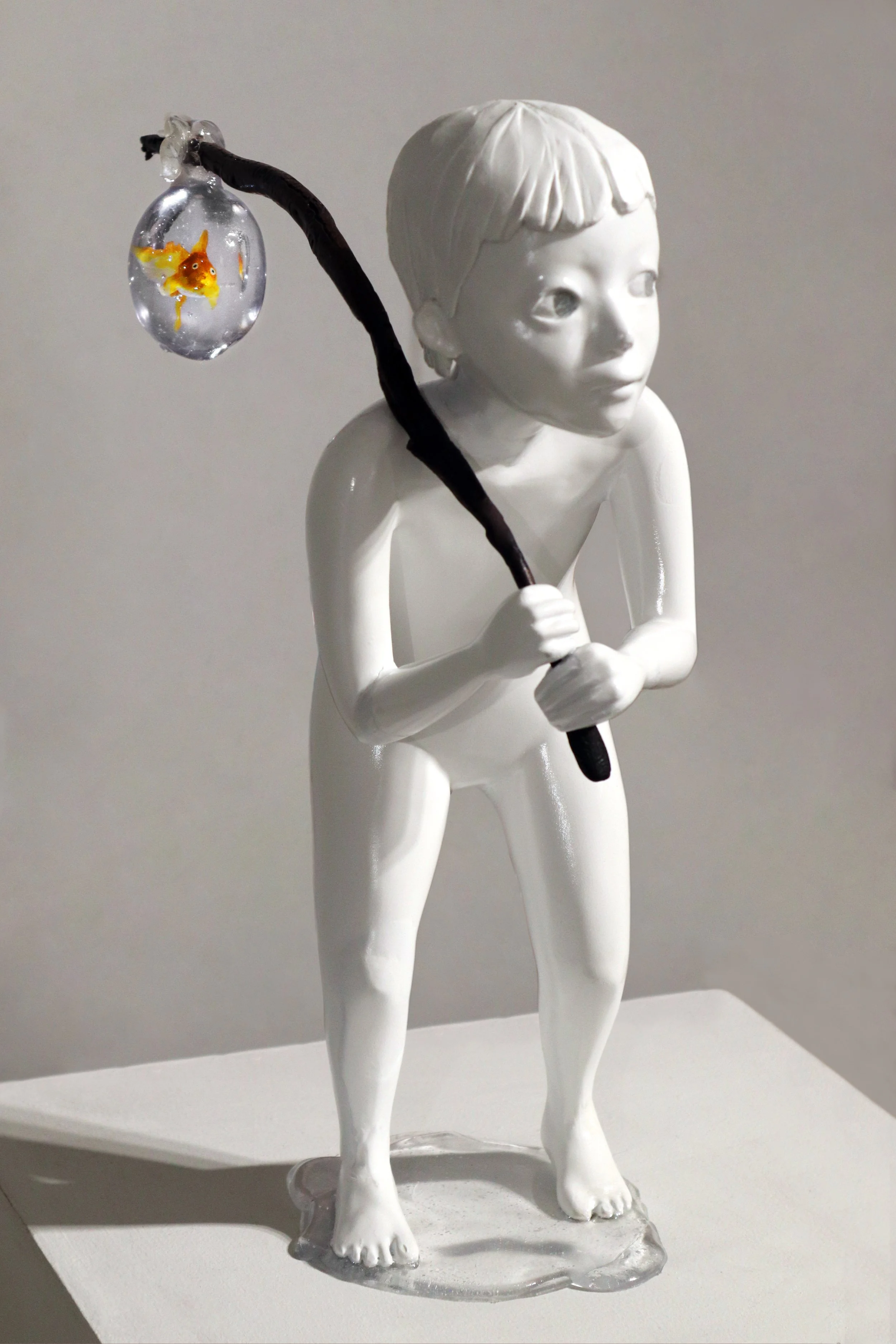 “Running Away from Home Again”
(2025)
Epoxy clay, resin, lacquer
35 x 11 x 16 cm