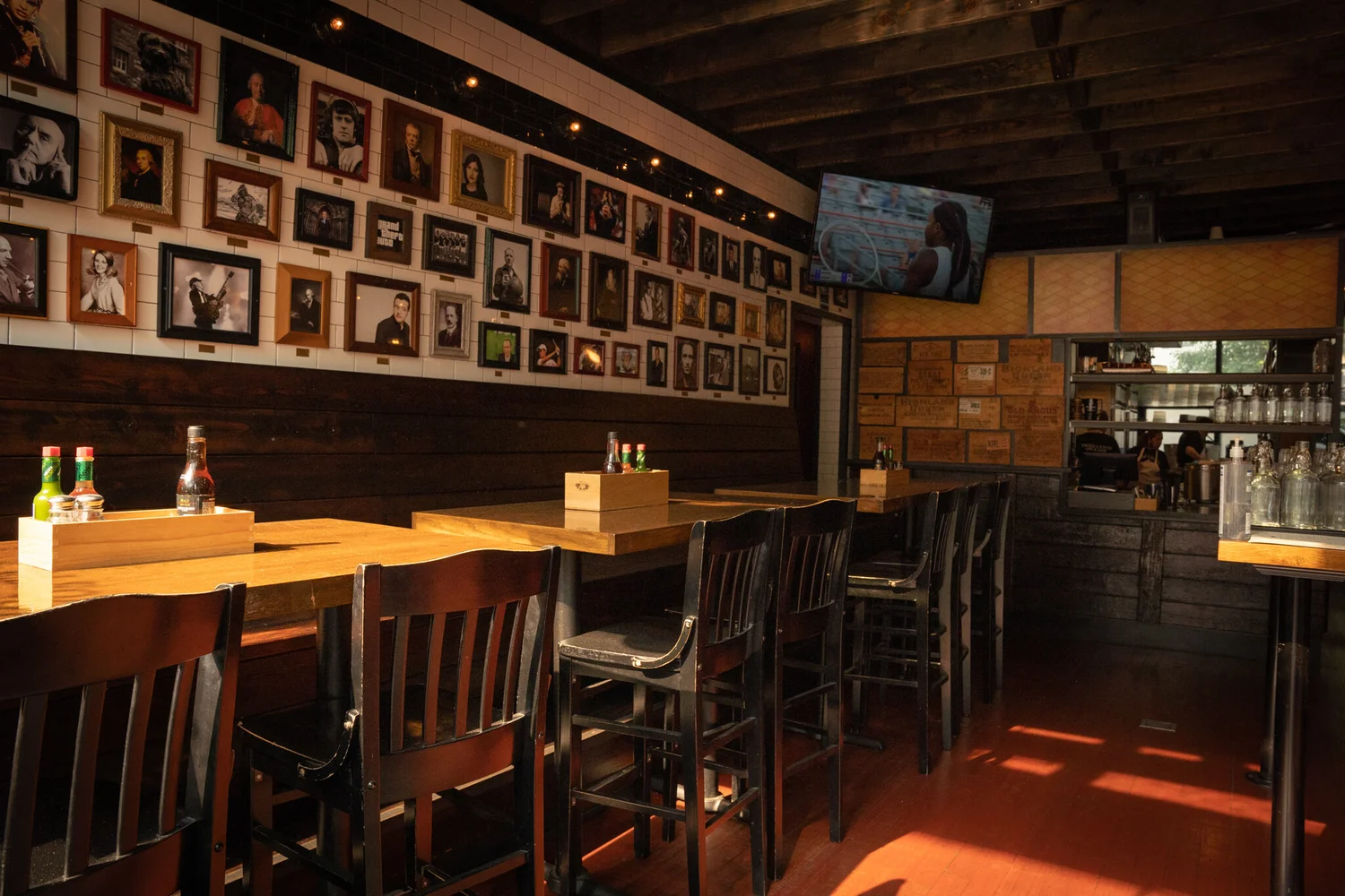 Bar photo 1