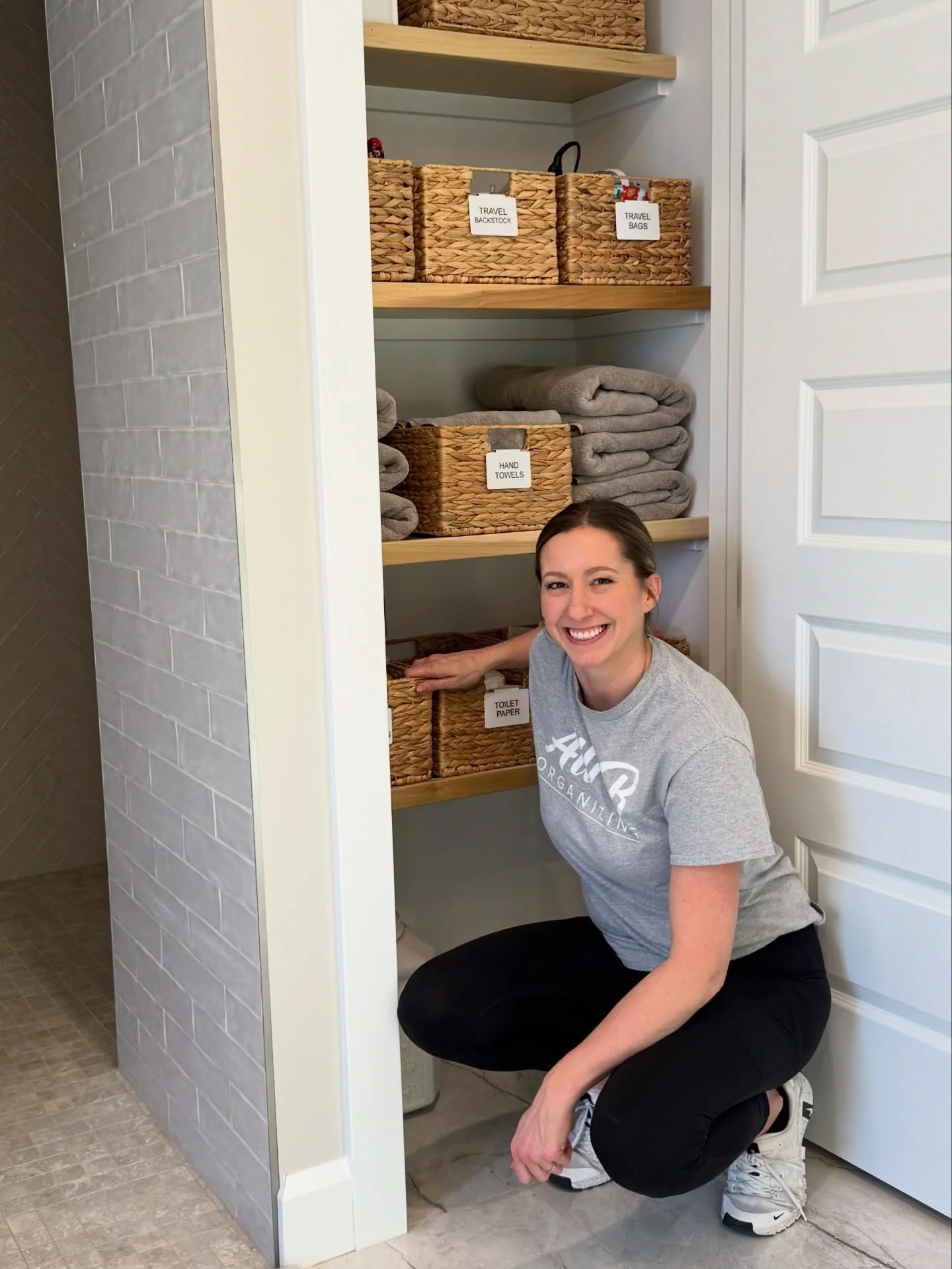 Hi! It&rsquo;s me, Alli B!

I am a professional organizer (duh) who serves clients in and around Pittsburgh, PA (and some parts of eastern Ohio). I bring an extra set of hands and a fresh set of eyes to help transform your space.

I pride myself on g
