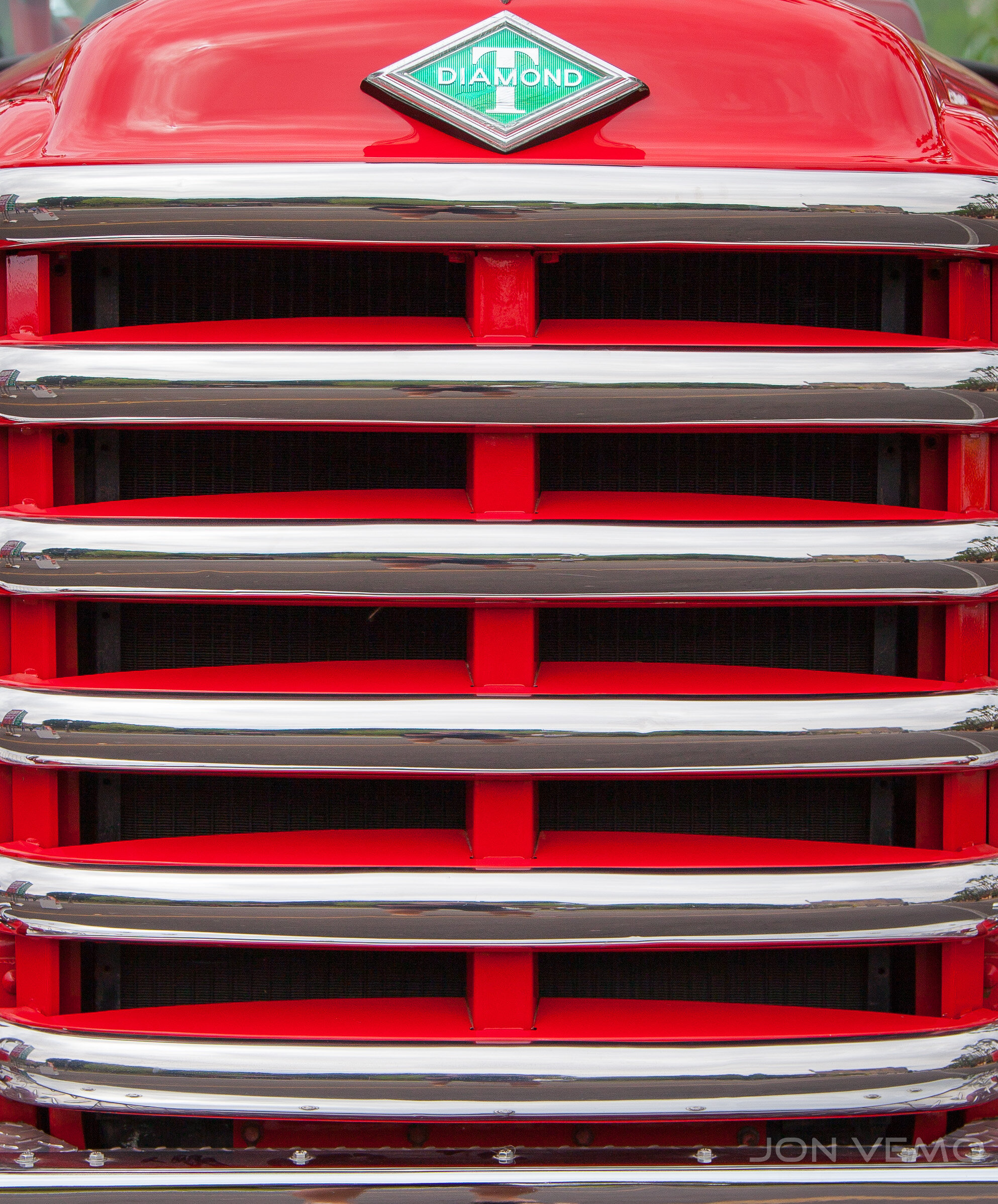 Breaking Rule of Thirds