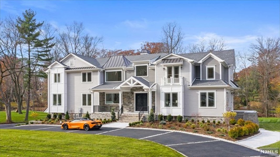 268 Edgewood Rd, Franklin Lakes, NJ
