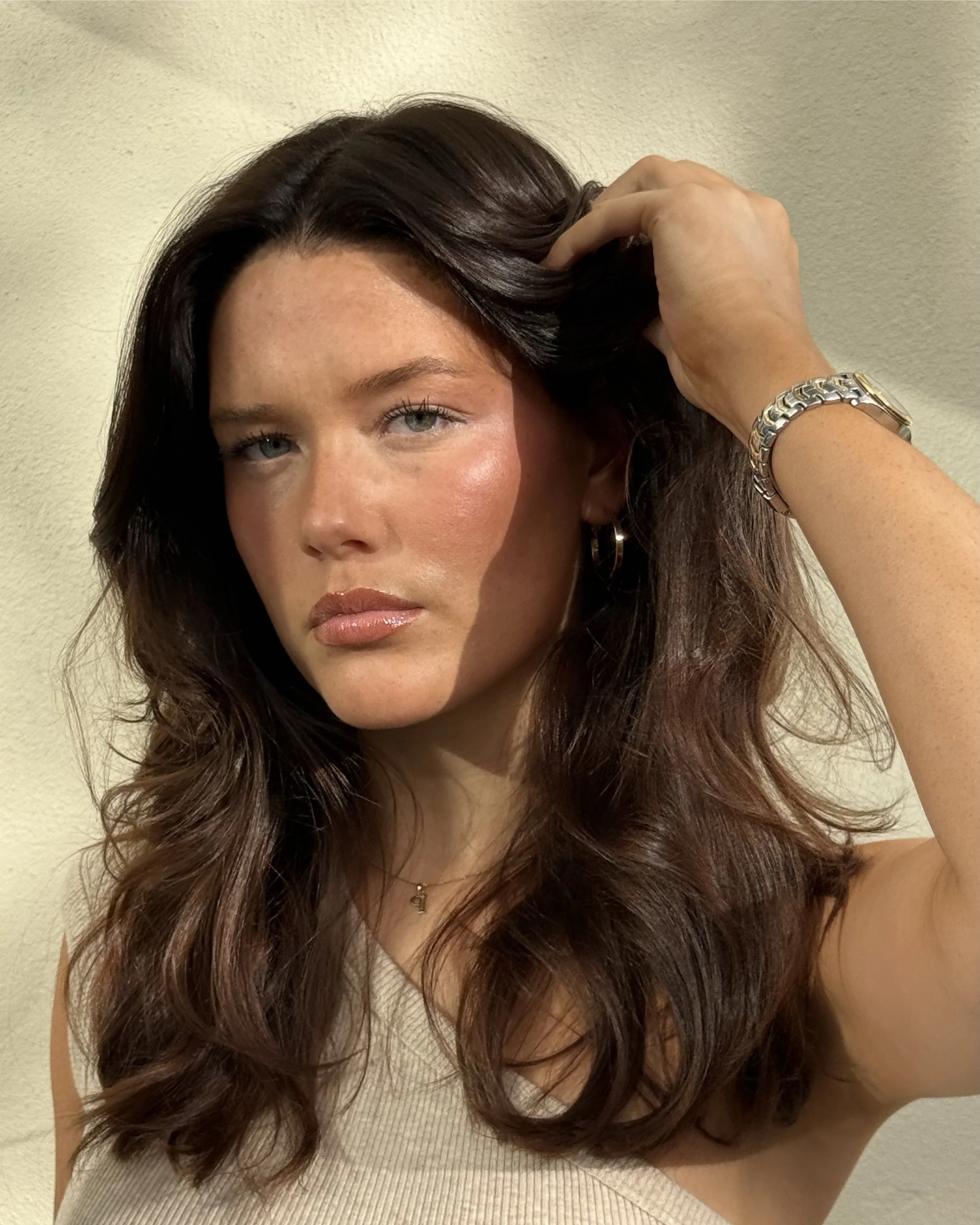 What we love most about this Espresso Brunette is how it moves with the light. Soft lighting brings out the depth; natural light pulls out the warmth, dimension, and shine.

Brunette was never one shade &mdash; it&rsquo;s every shade the light pulls 
