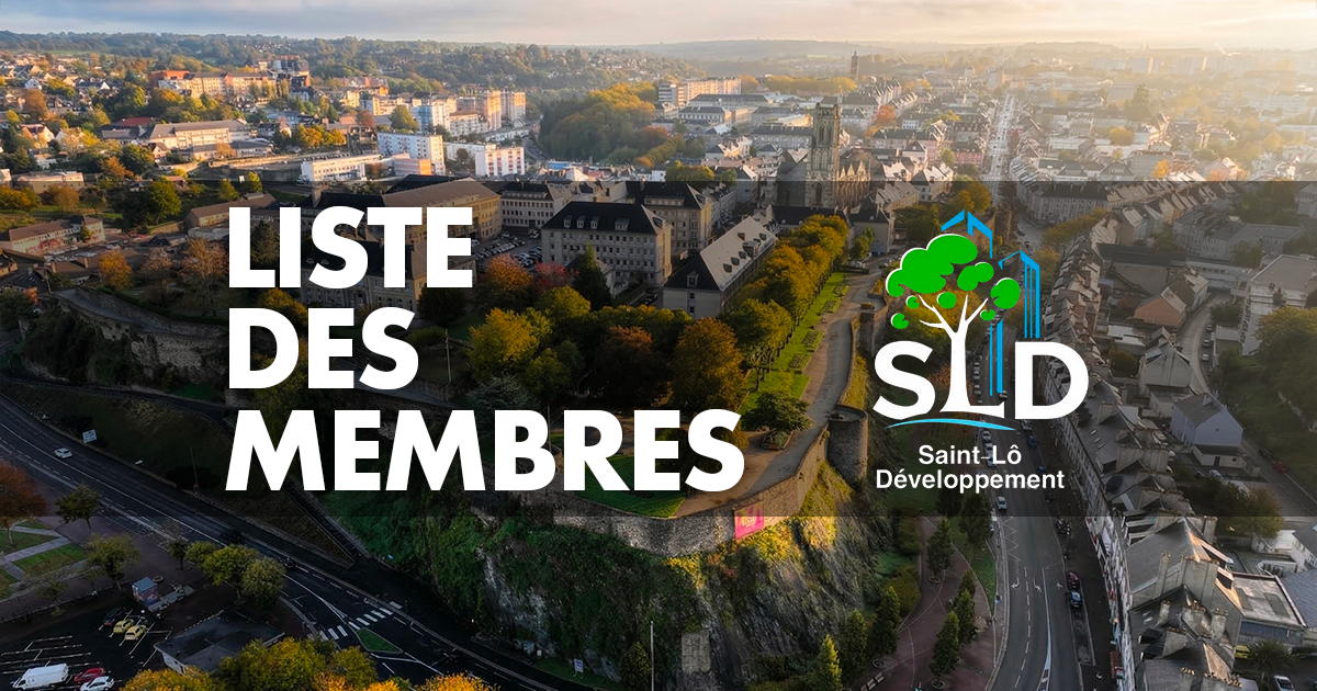 Vue aérienne de la ville de Saint-Lô avec un centre historique, des arbres en automne, et une légende indiquant la liste des membres et le logo de Saint-Lô Développement.