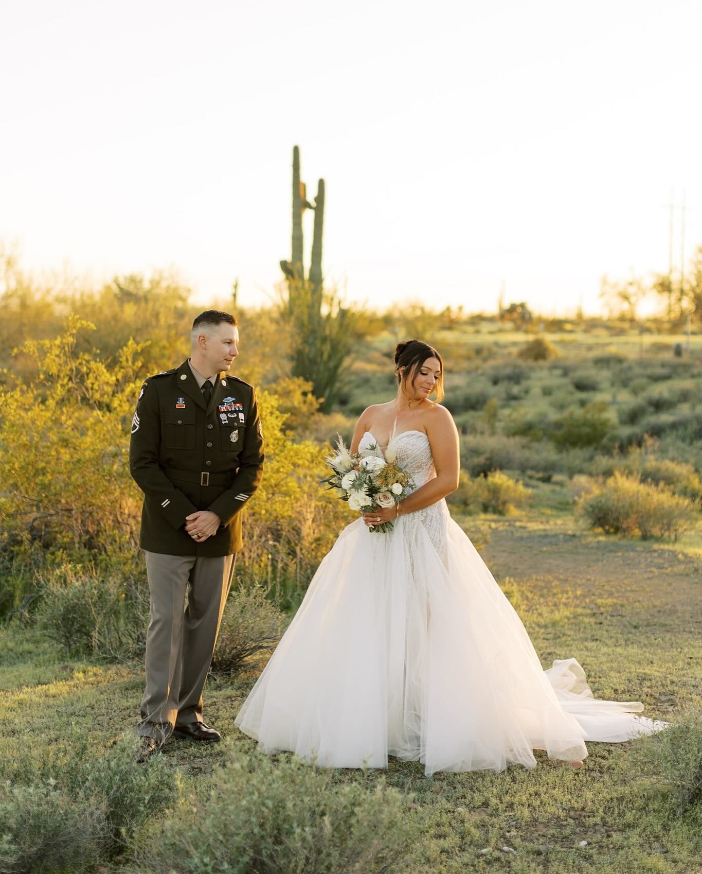 Romance in the desert.💛🌵
&bull;
&bull;
&bull;
#weddingphotography 
#desertwedding #weddingphotographer #portlandweddingphotographer #phoenixweddingphotographer #travelweddingphotographer