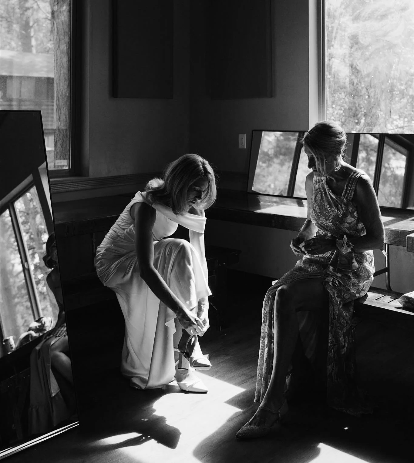 Moments before the aisle. ❤️

&bull;
&bull;
&bull;
#pnwweddingphotographer #vancouverweddingphotographer #portlandweddingphotographer #PNWwedding #katieburrichterphoto