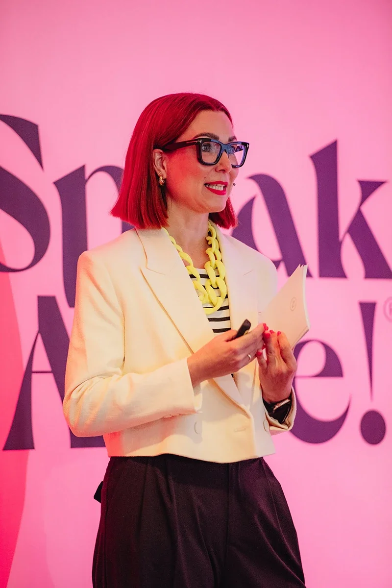 Keynotes, die knallen: Der strategische Leitfaden für überzeugende Bühnenauftritte