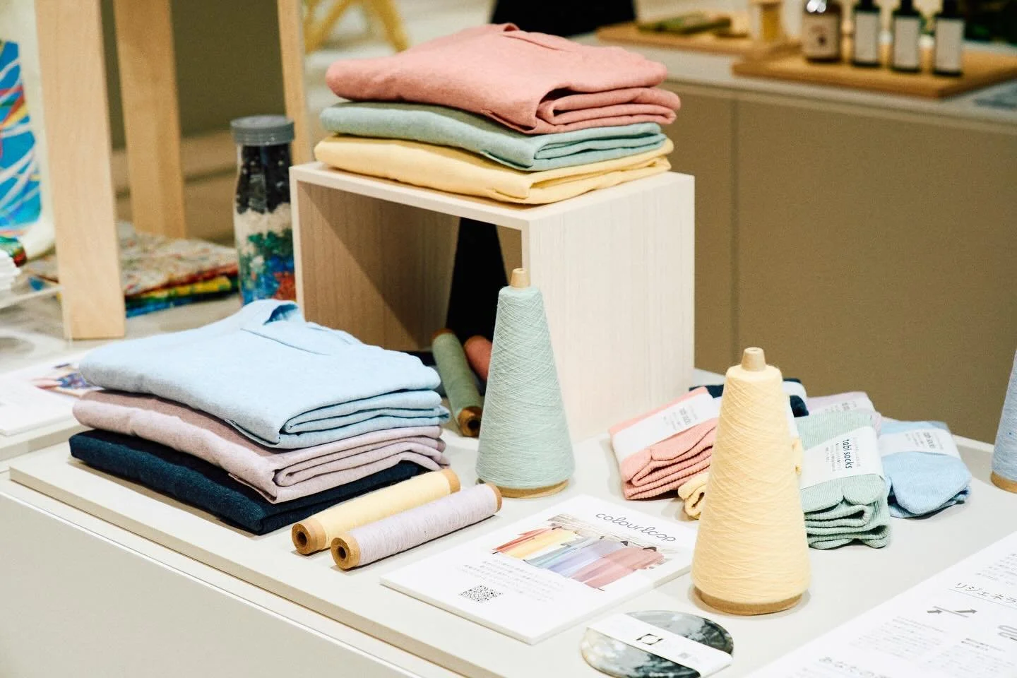 .
大丸松坂屋百貨店が運営する複合型体験ストア
「明日見世」にて出品中！
実際の色味や素材感をぜひ店頭で。

Line up：
&bull; 足袋（22〜27cm）
&bull; Tシャツ（Unisex S/M/L）

#colourloop #カラーループ 
#明日見世 #asumise #大丸東京店