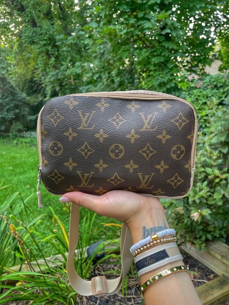 JUST DROPPED GUCCI + LV BUM BAGS !! LIMITED QUANTITY- SHOP NOW XO