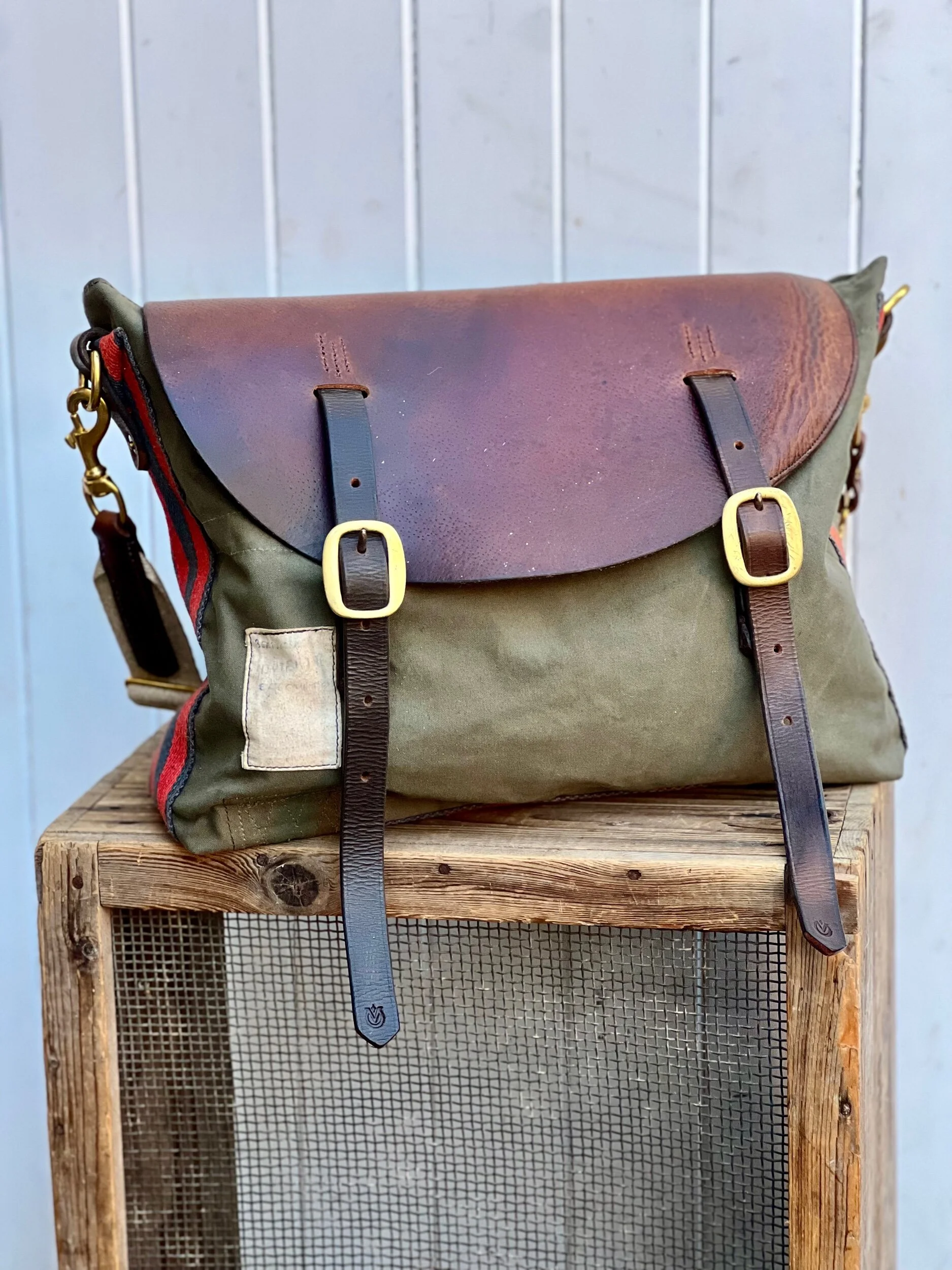Handmade repurposed military vintage canvas satchel manbag weekend bag slowfashion sustainable fashion