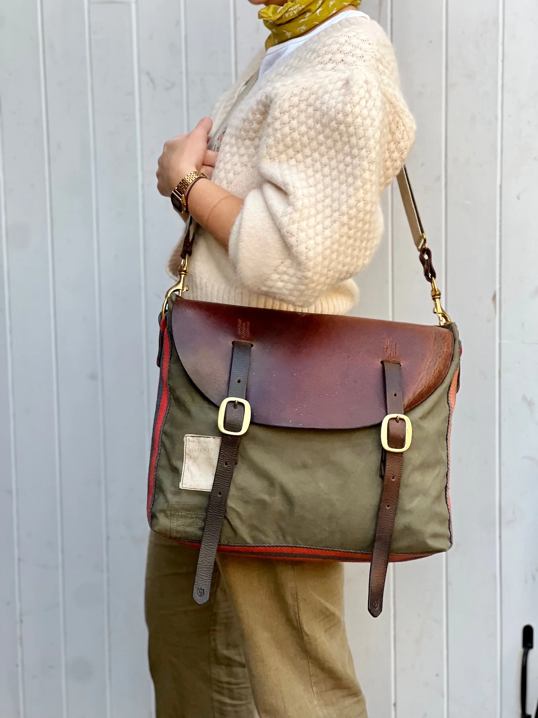 Handmade repurposed military vintage canvas satchel manbag weekend bag slowfashion sustainable fashion