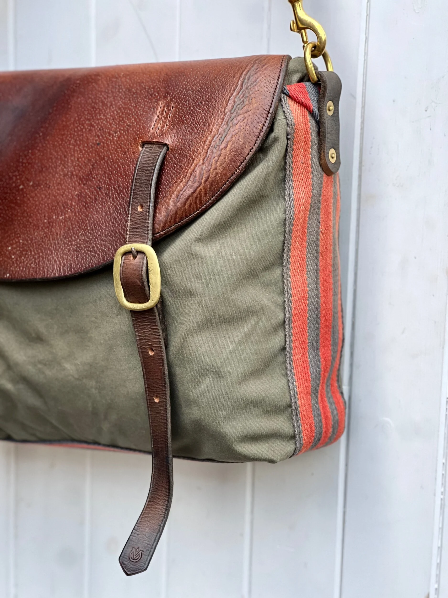 Handmade repurposed military vintage canvas satchel manbag weekend bag slowfashion sustainable fashion