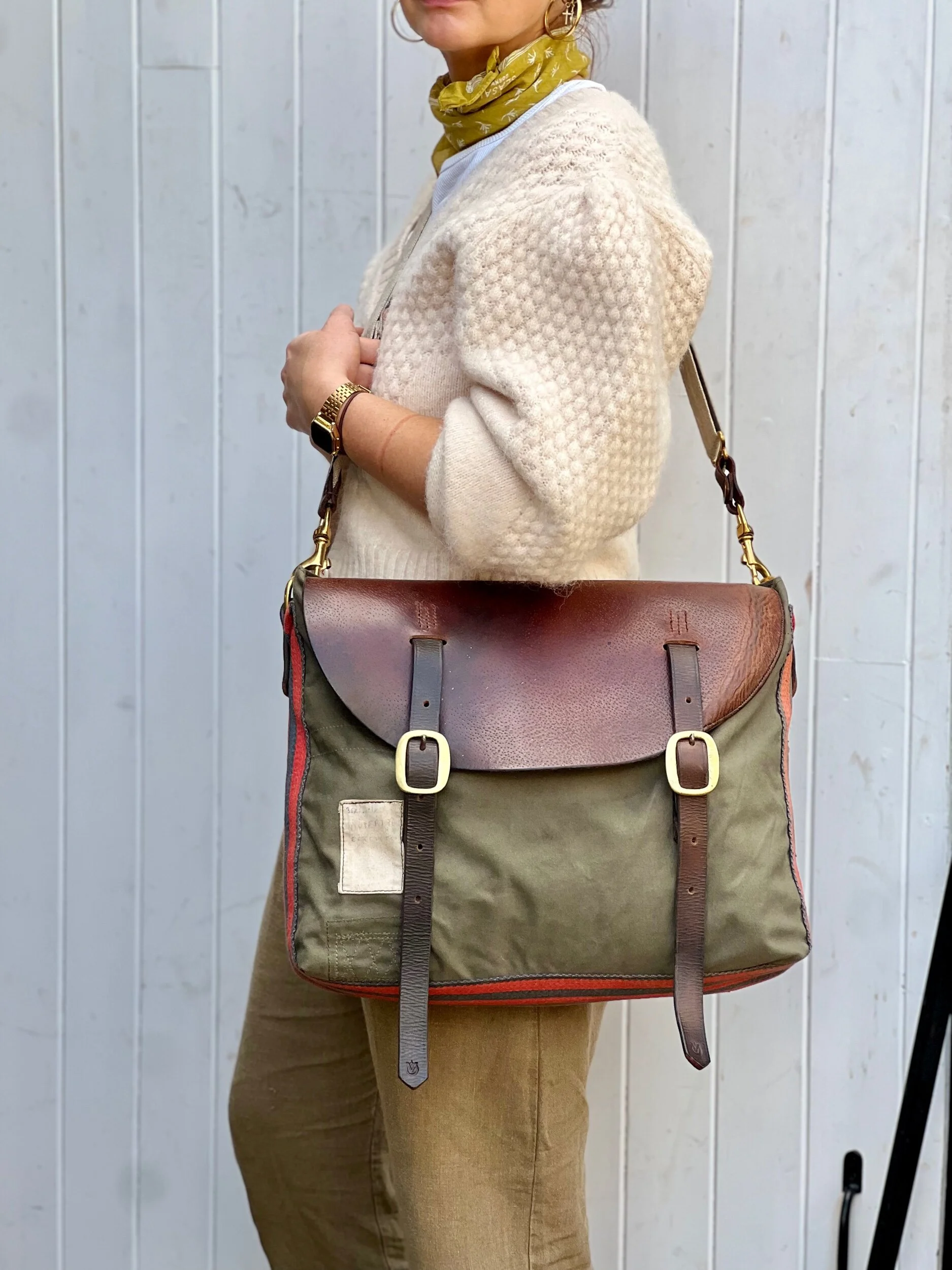 Handmade repurposed military vintage canvas satchel manbag weekend bag slowfashion sustainable fashion