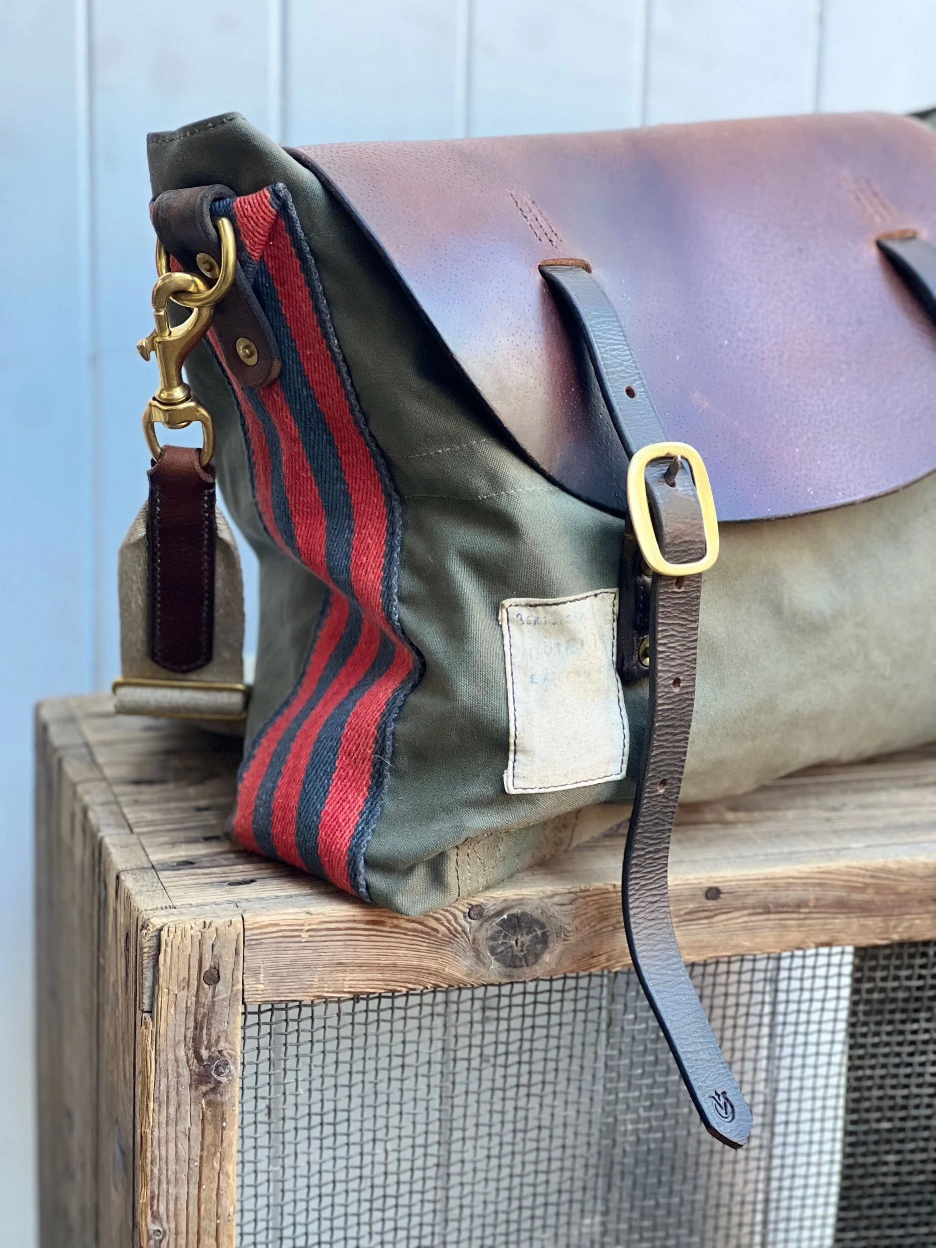 Handmade repurposed military vintage canvas satchel manbag weekend bag slowfashion sustainable fashion