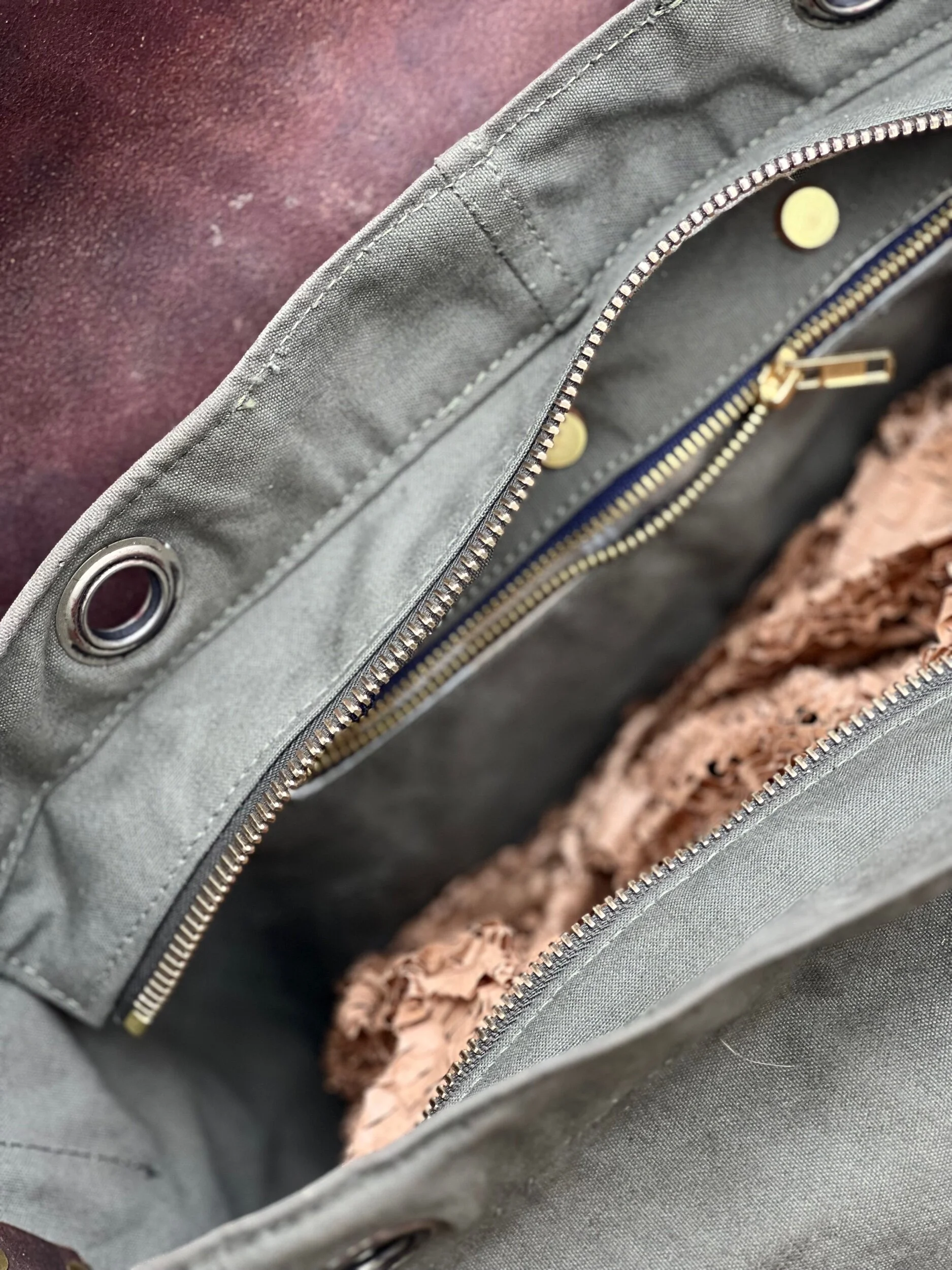 Handmade repurposed military vintage canvas satchel manbag weekend bag slowfashion sustainable fashion