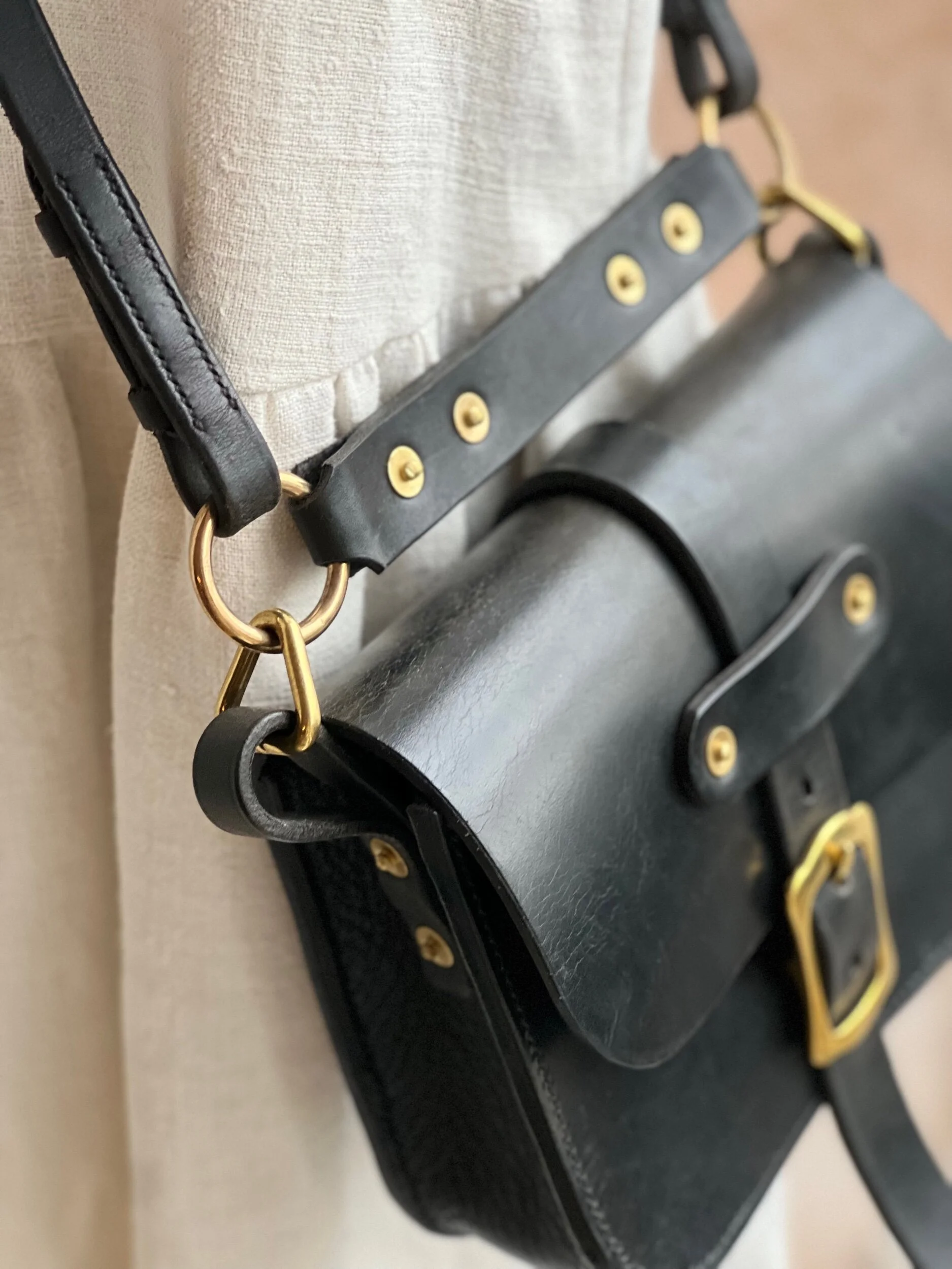 Rag of Colts handmade handstitched repurposed saddle leather handbag bag leatherwork leather bag