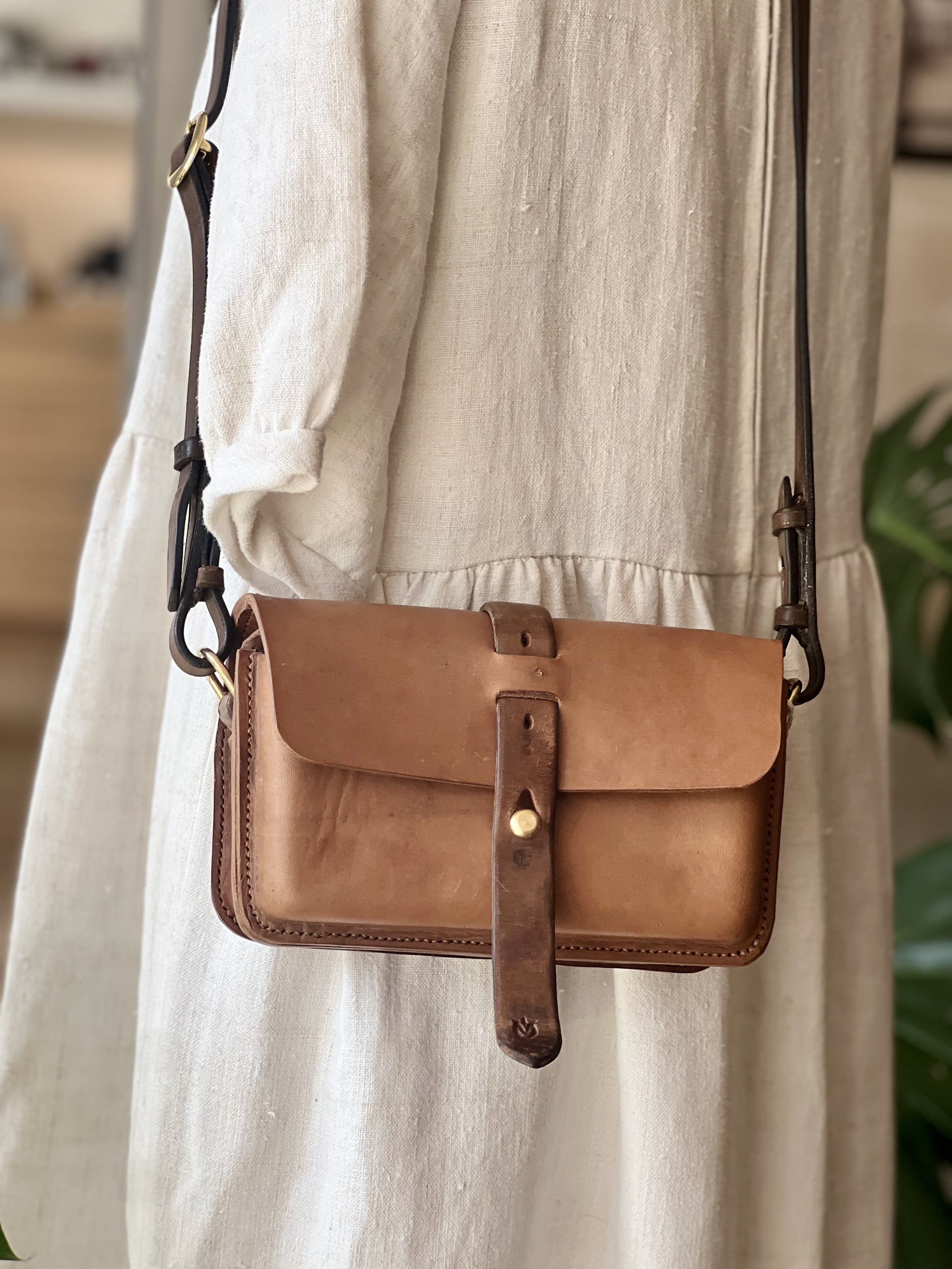 handmade repurposed saddle leather Vivian bag by rag of colts