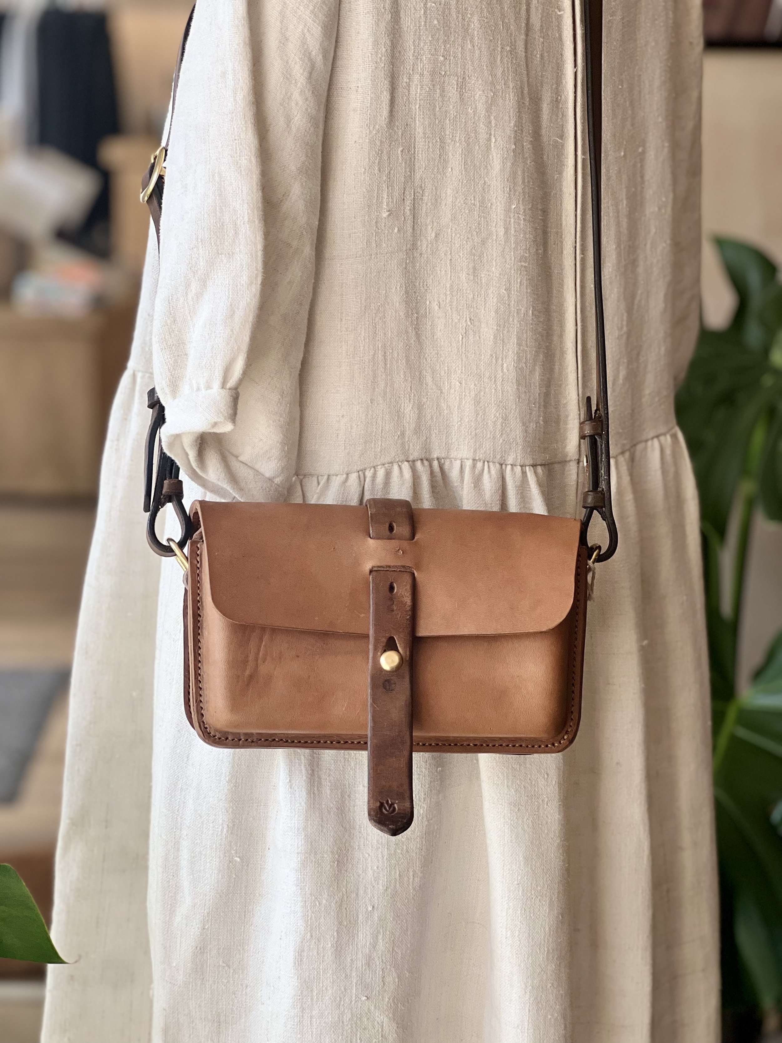 handmade repurposed saddle leather Vivian bag by rag of colts