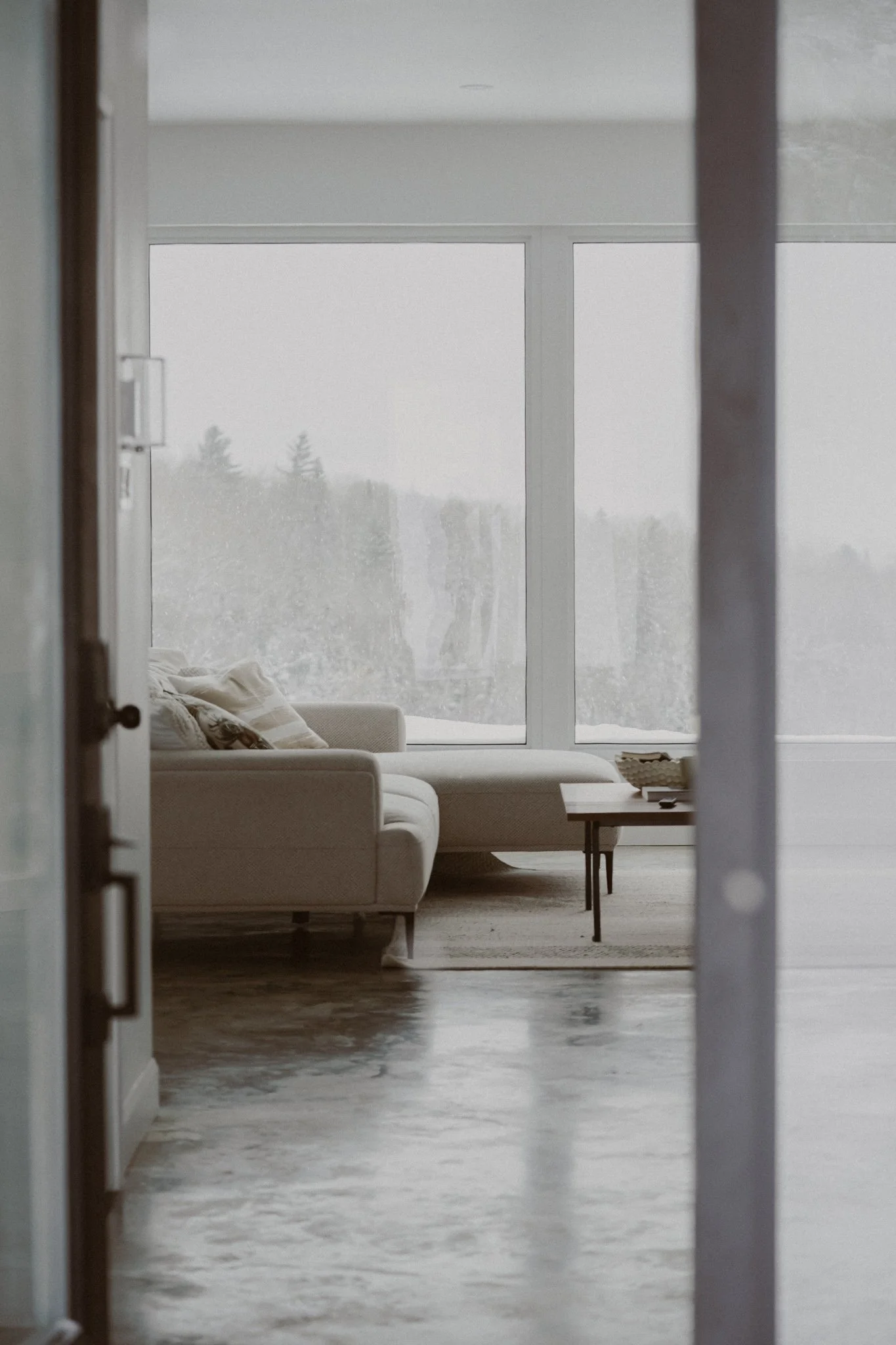 INTERIORS - ESKÅL